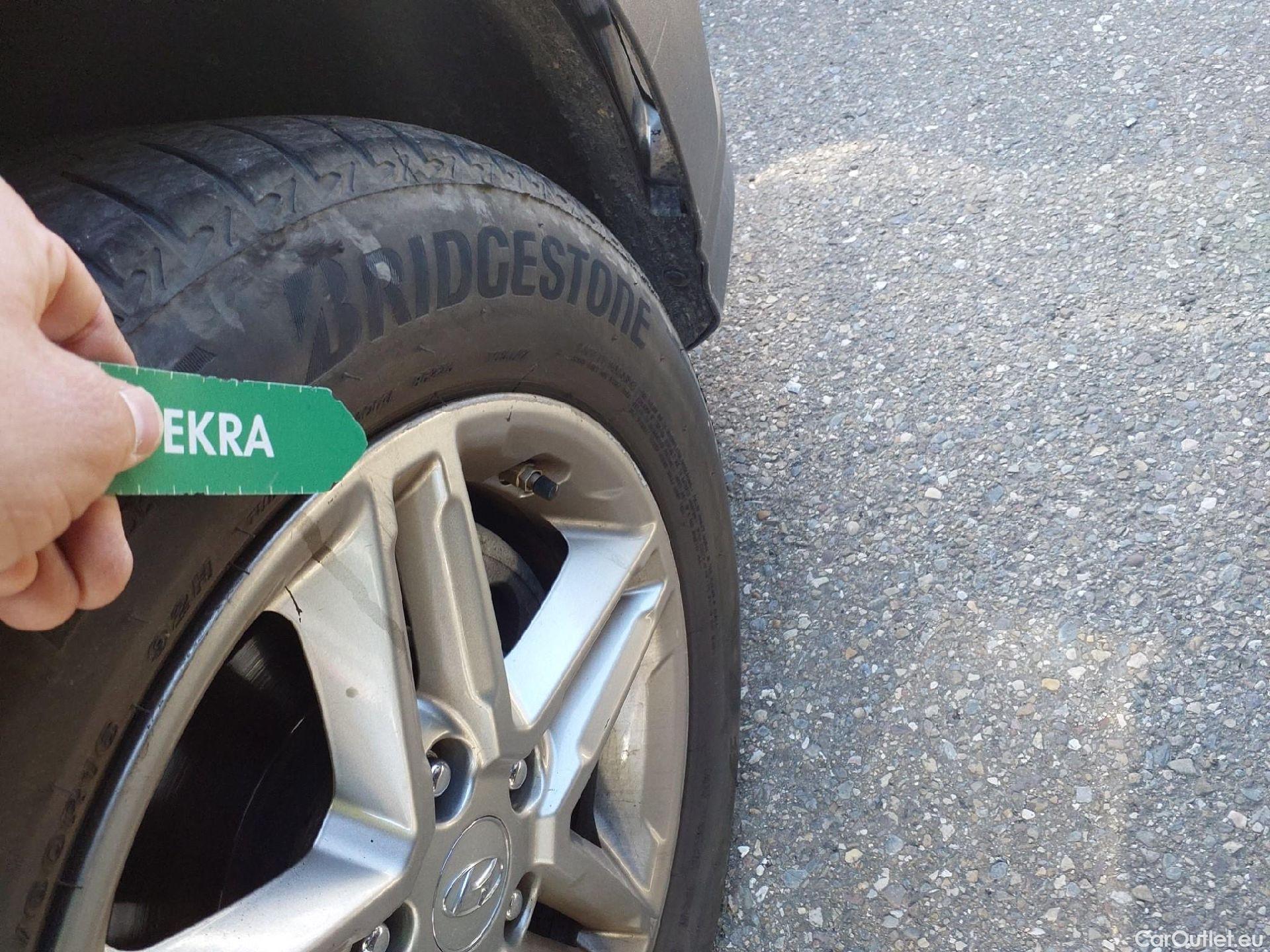  Hyundai  Konna HYUNDAI Kona / 2020 / 5P / todoterreno 1.6 CRDI 100kW (136CV) 48V Maxx 4X2 #27