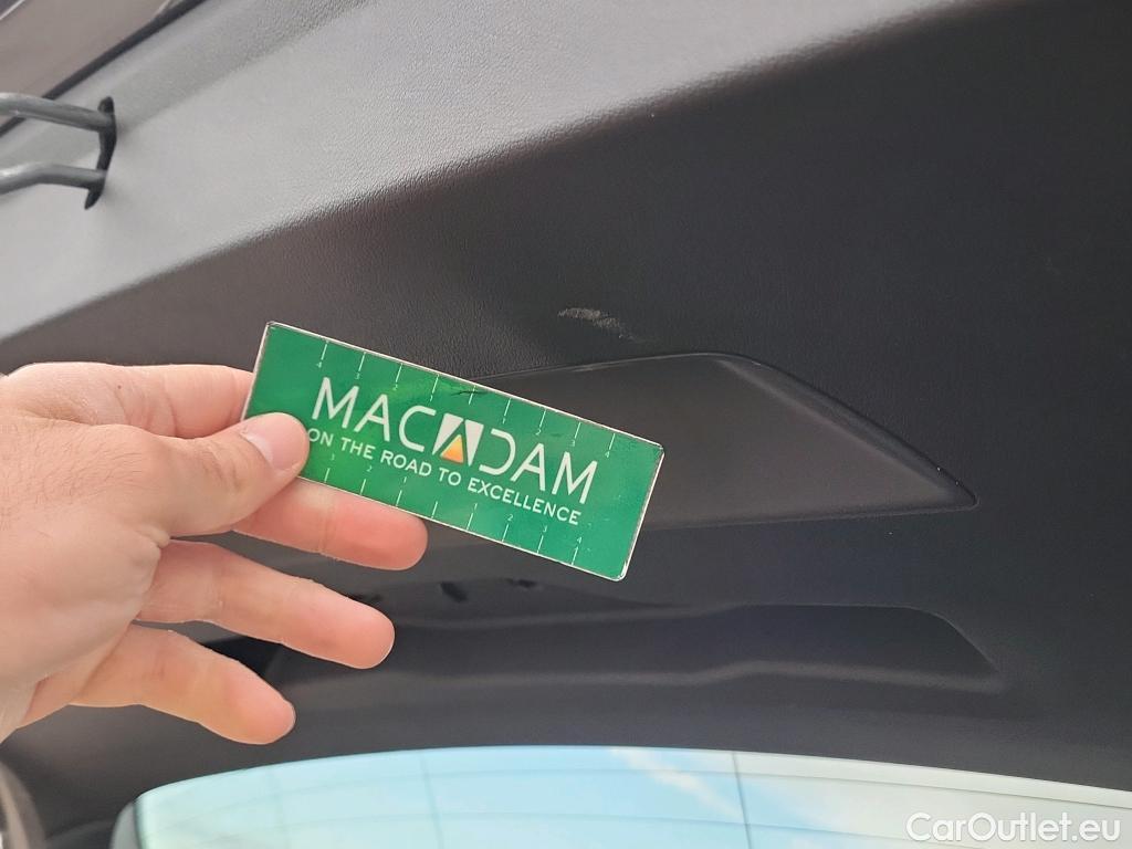  Bmw  Serie 1 BMW  / 2019 / 5P / berlina con portón 118i #8