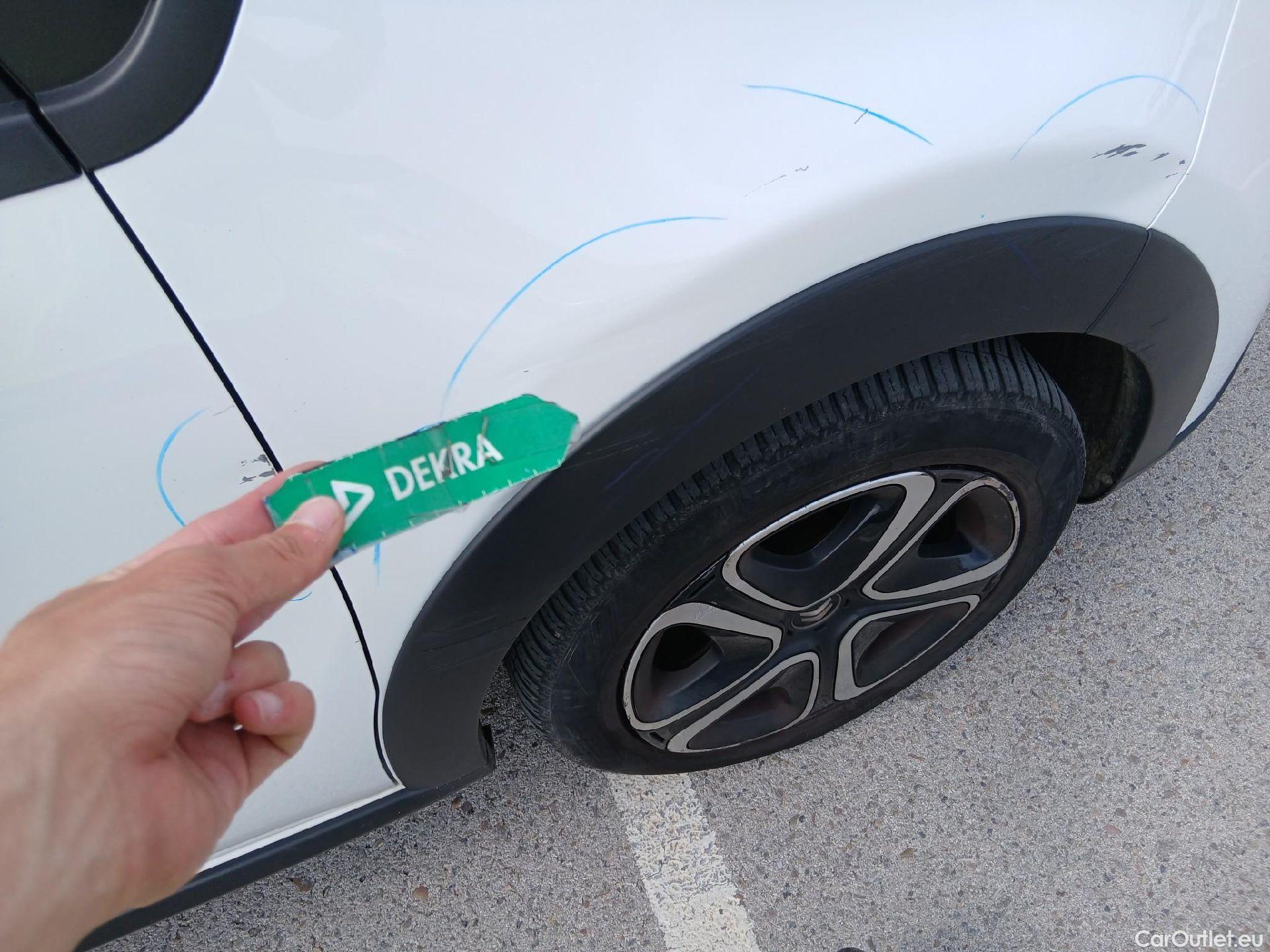  Citroen  C3 CITROEN  / 2020 / 5P / berlina con portón BlueHDi 75KW (100CV) S&S FEEL #76