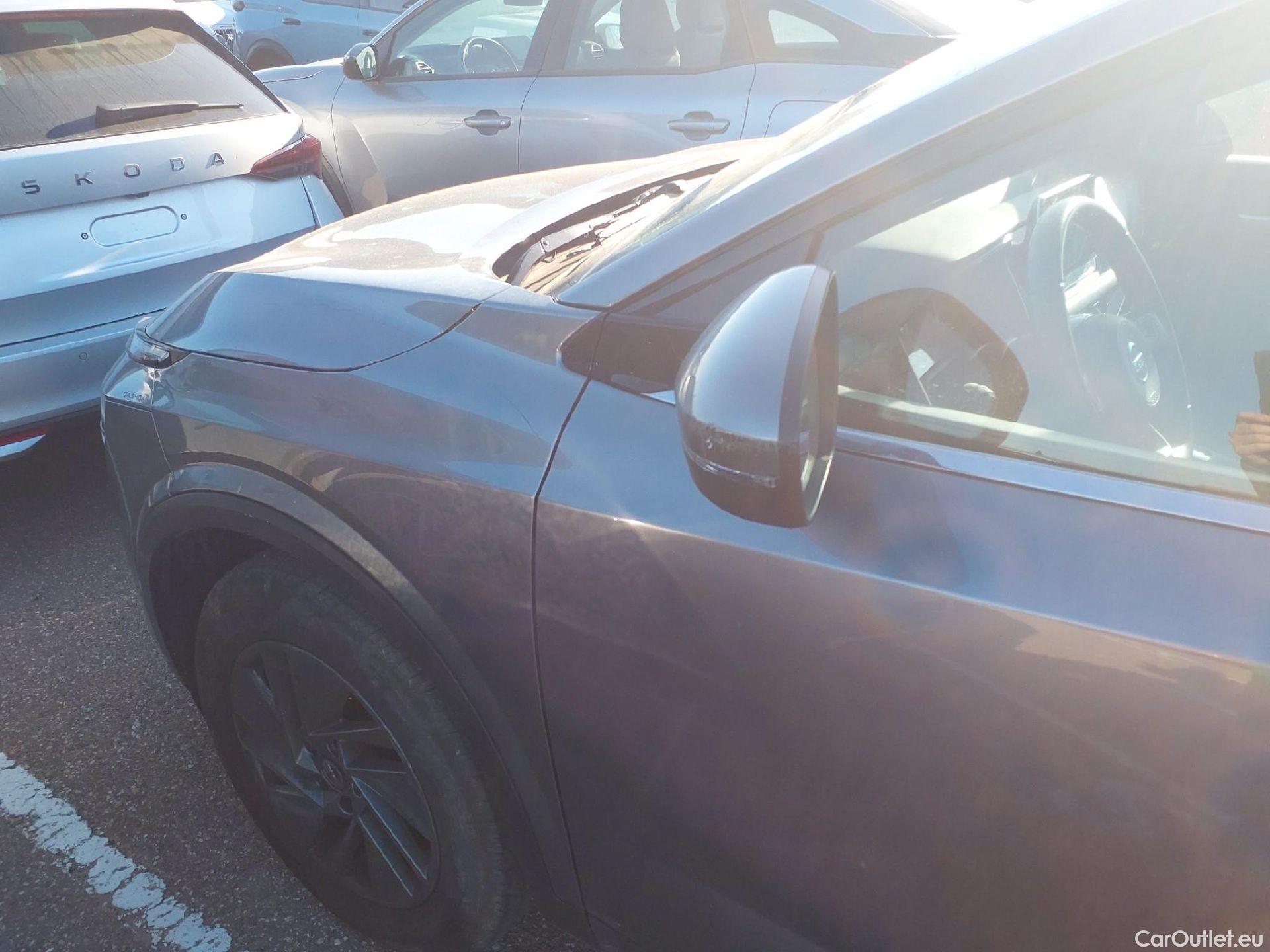  Nissan  Qashqai NISSAN  / 2021 / 5P / todoterreno DIG-T 116kW (158CV) mHEV Xtronic Acenta (AC) #2