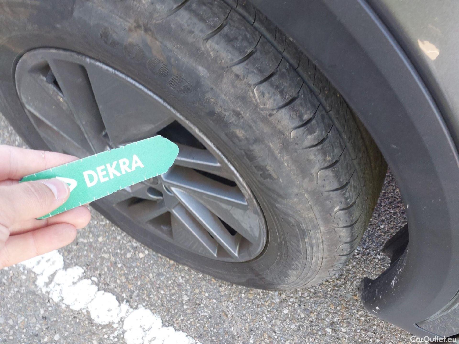  Nissan  Qashqai NISSAN  / 2021 / 5P / todoterreno DIG-T 116kW (158CV) mHEV Xtronic Acenta (AC) #9