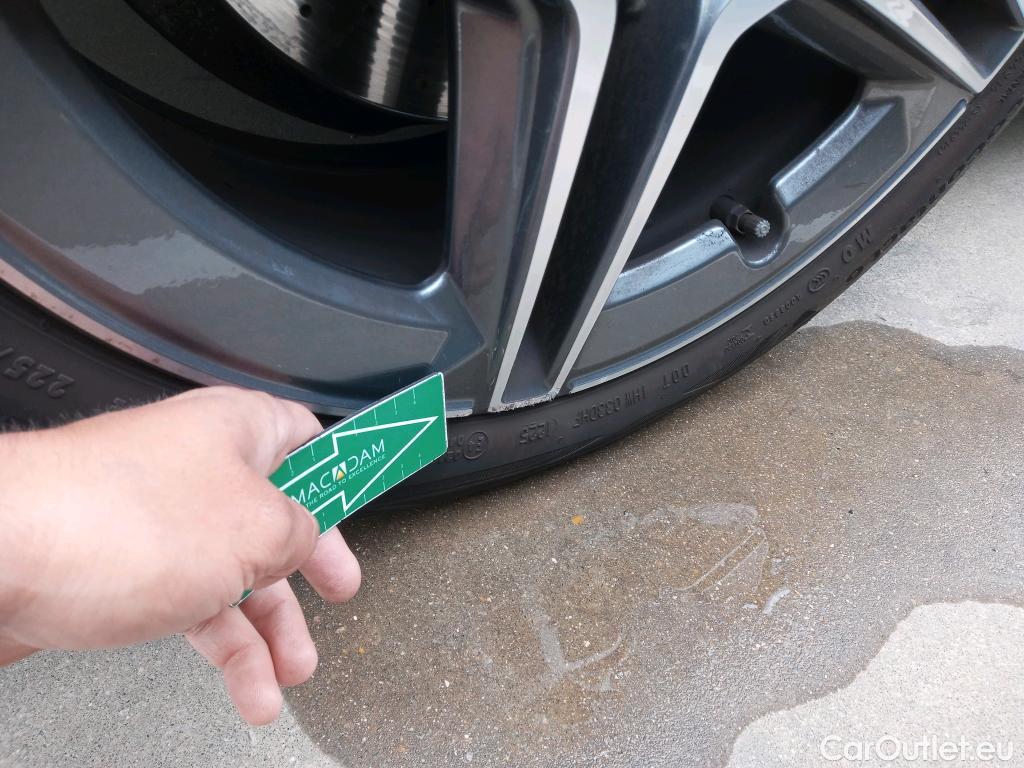  Mercedes  C-Klasse MERCEDES-BENZ Clase C / 2018 / 2P / coupé Coupé C 200 #3