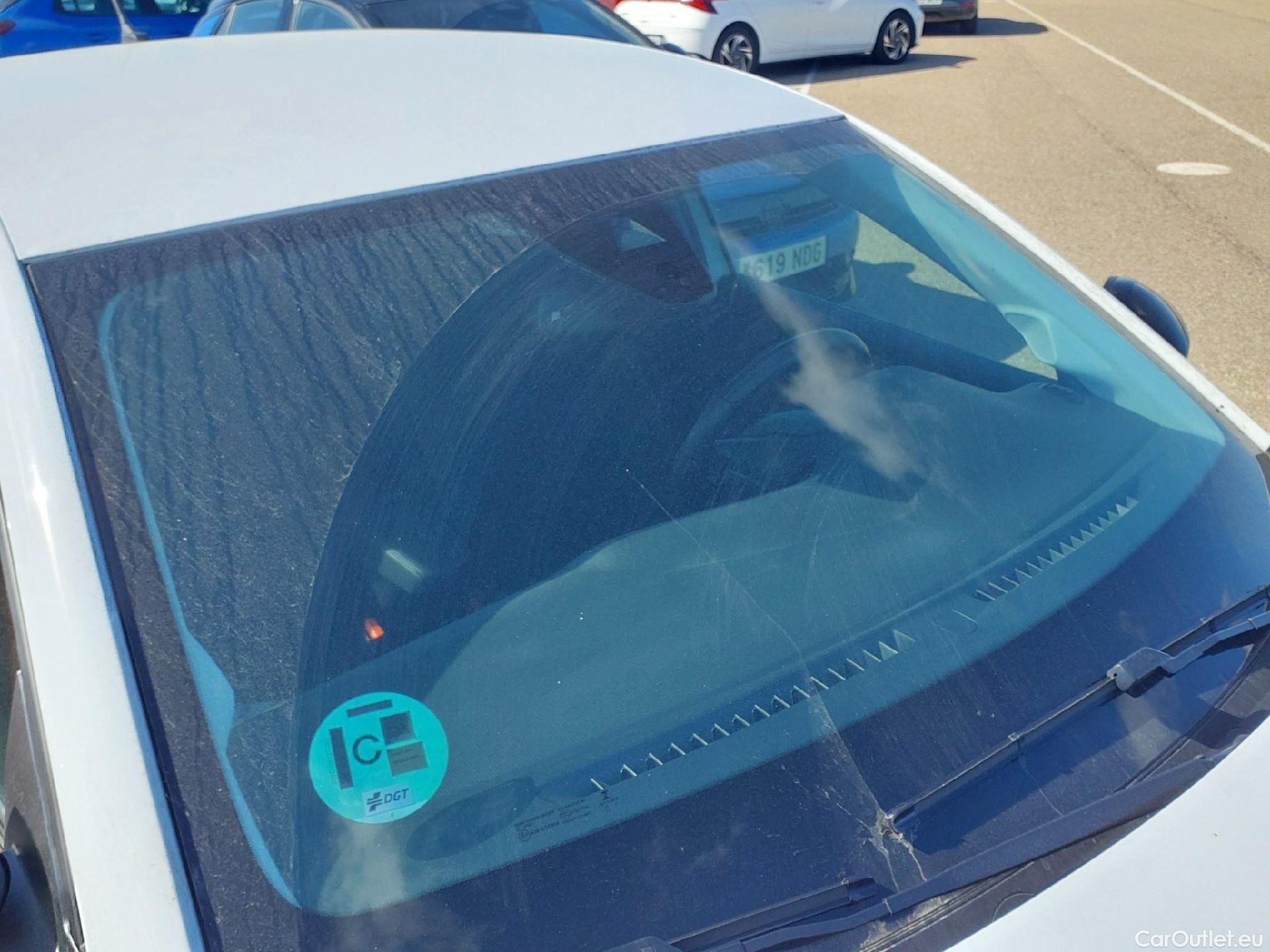  Opel  Corsa OPEL  1.2T XHL 74kW (100CV) Elegance #18