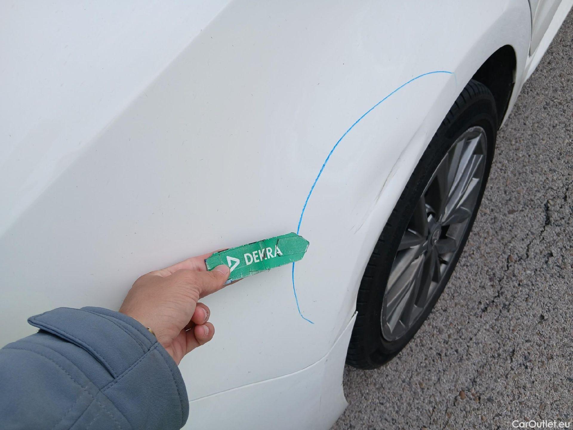  Toyota  Corolla TOYOTA  / 2019 / 5P / familiar 1.8 125H FEEL! E-CVT TOURING SPORT #29