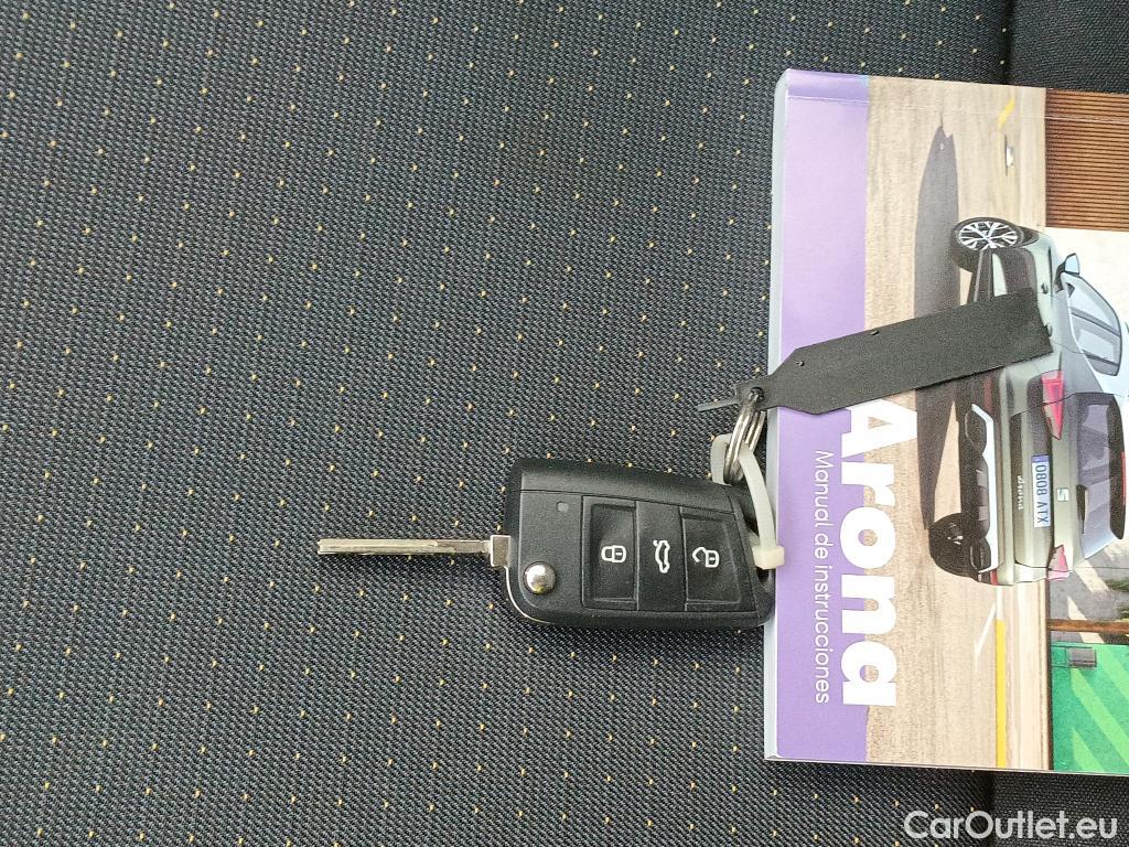  Seat  Arona SEAT  / 2021 / 5P / todoterreno 1.0 TSI 81kW (110CV) Style XL(SP) (AC3) #2
