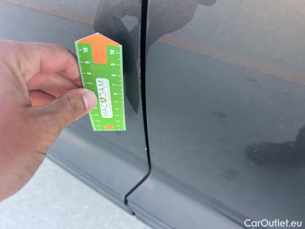  Volkswagen  T-ROC VOLKSWAGEN  / 2017 / 5P / todoterreno Advance 2.0 TDI 85kW (115CV) #6