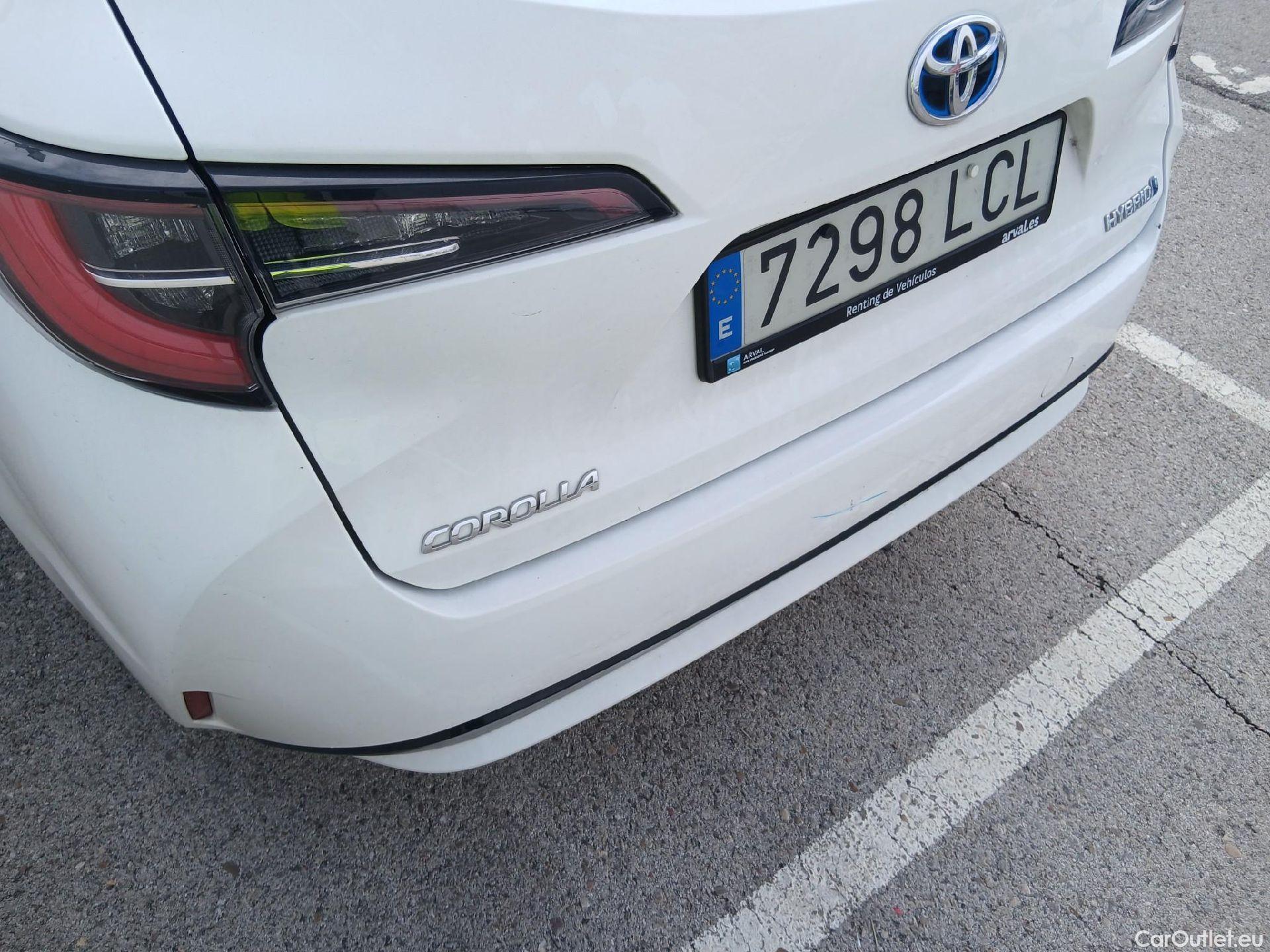  Toyota  Corolla TOYOTA  / 2019 / 5P / familiar 1.8 125H FEEL! E-CVT TOURING SPORT #23