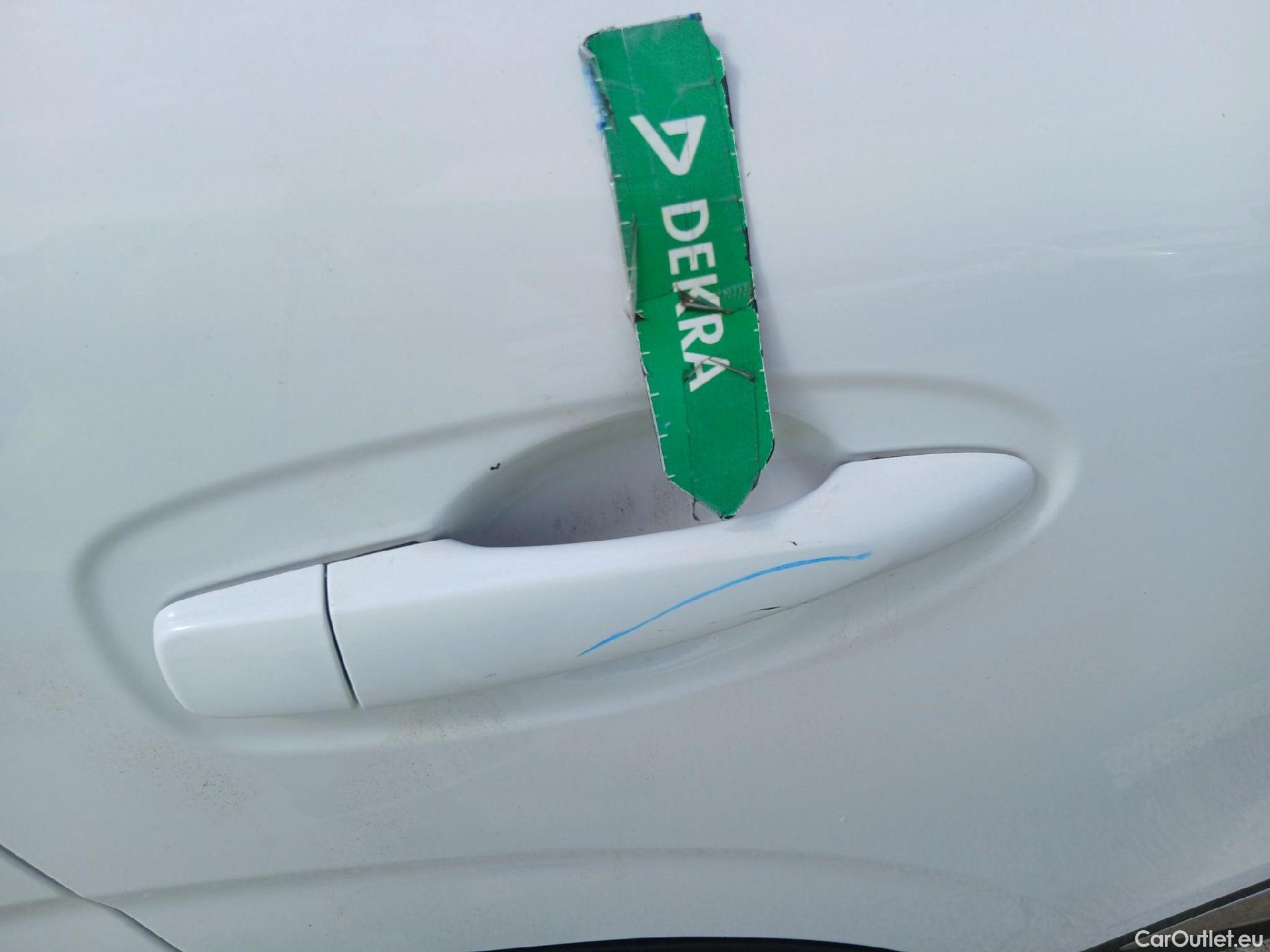  Renault  Kadjar RENAULT  / 2019 / 5P / crossover Limited Blue dCi 85kW (115CV)(SP) #22