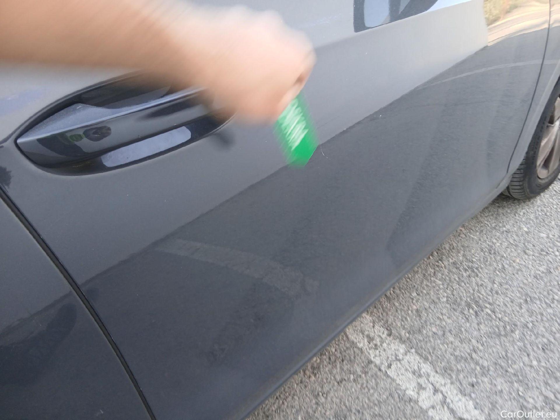  Volkswagen  Golf  VOLKSWAGEN / 2020 / 5P / familiar Life 2.0 TDI 85kW (115CV) Variant #23