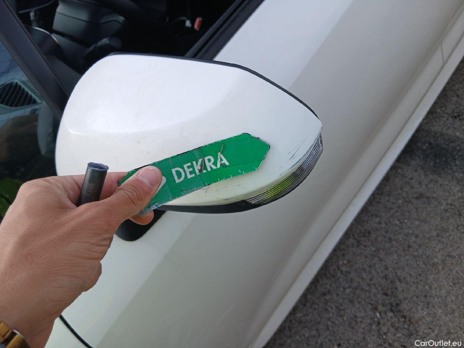  Toyota  Corolla TOYOTA  / 2019 / 5P / familiar 1.8 125H FEEL! E-CVT TOURING SPORT #12