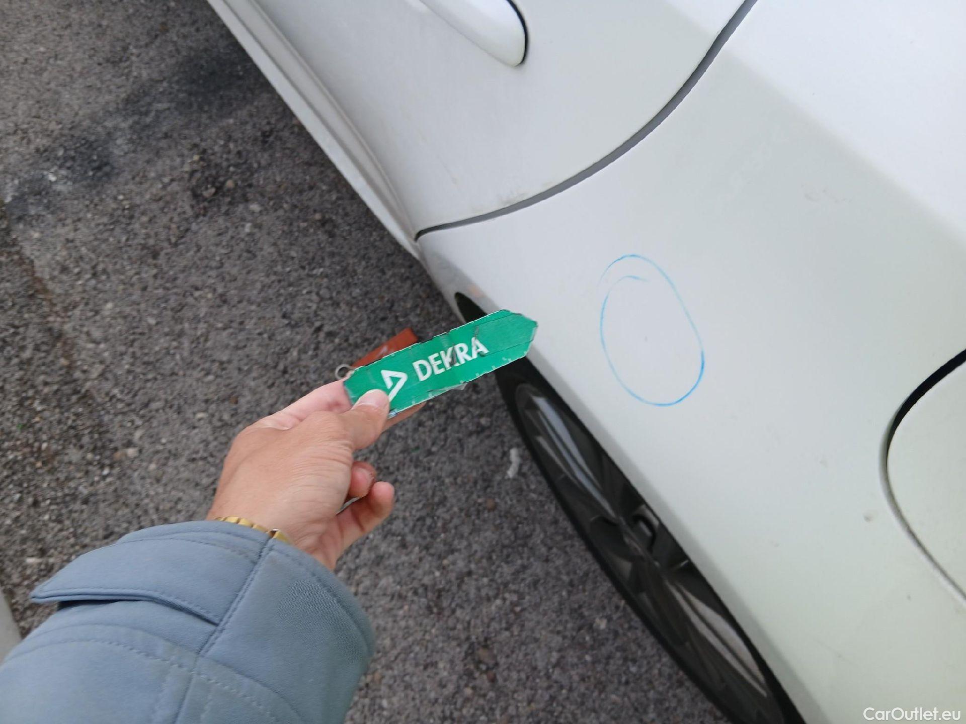  Toyota  Corolla TOYOTA  / 2019 / 5P / familiar 1.8 125H FEEL! E-CVT TOURING SPORT #21