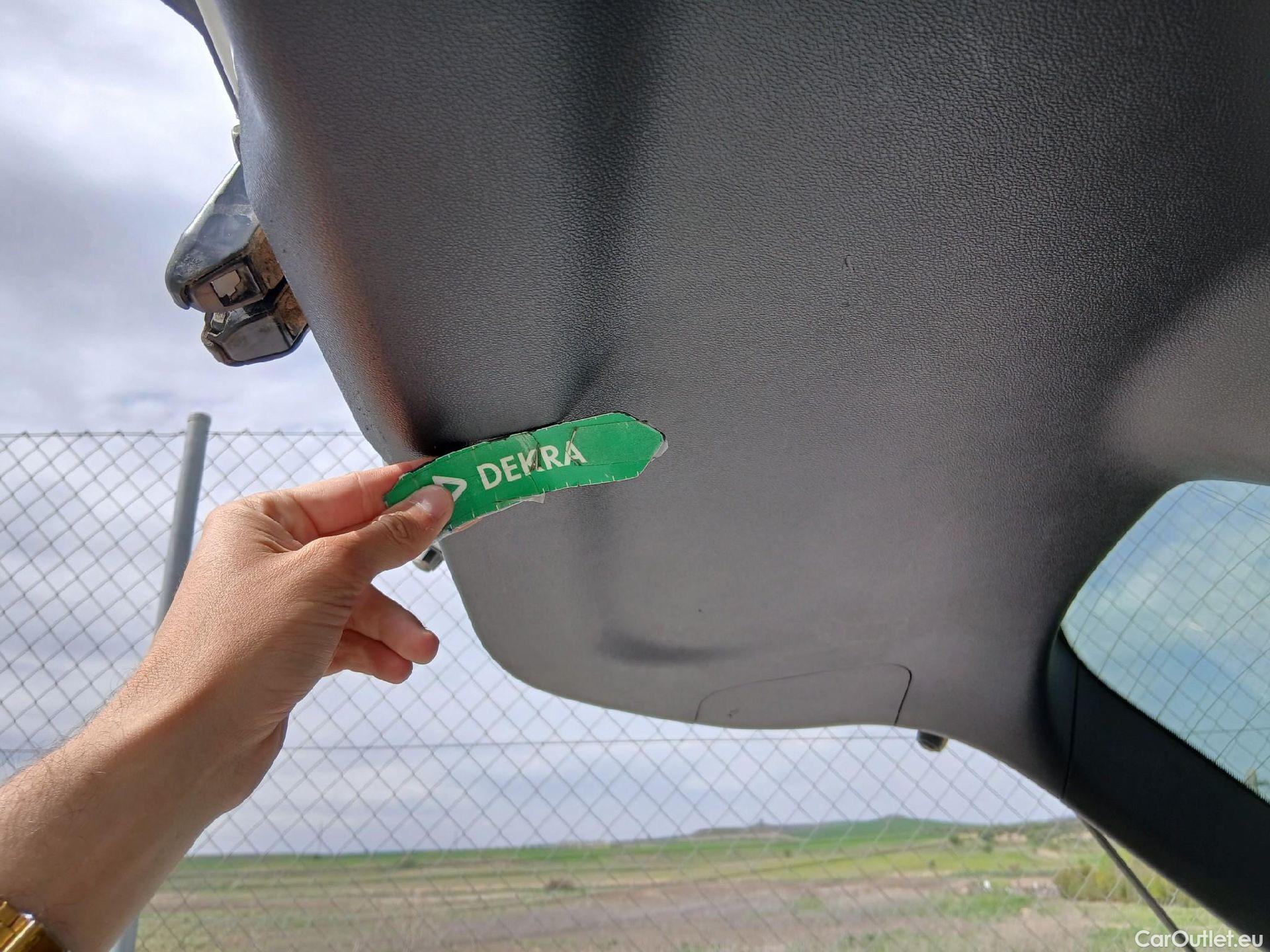  Renault  Kadjar RENAULT  / 2019 / 5P / crossover Limited Blue dCi 85kW (115CV)(SP) #19