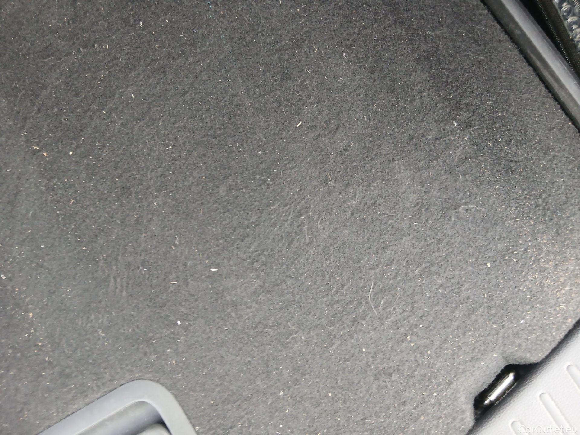  Toyota  Corolla TOYOTA  / 2019 / 5P / familiar 1.8 125H FEEL! E-CVT TOURING SPORT #27