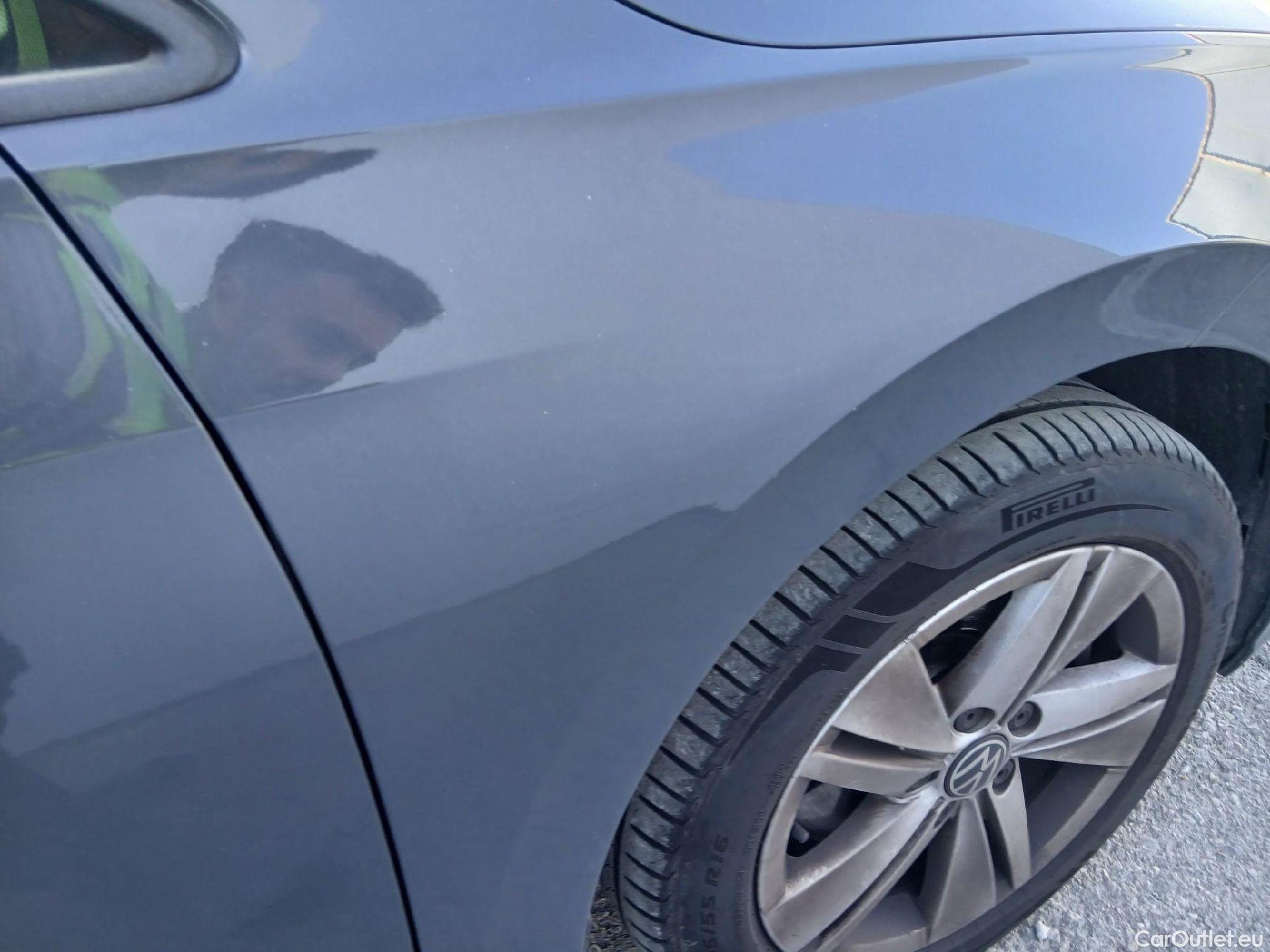  Volkswagen  Golf  VOLKSWAGEN / 2020 / 5P / familiar Life 2.0 TDI 85kW (115CV) Variant #27