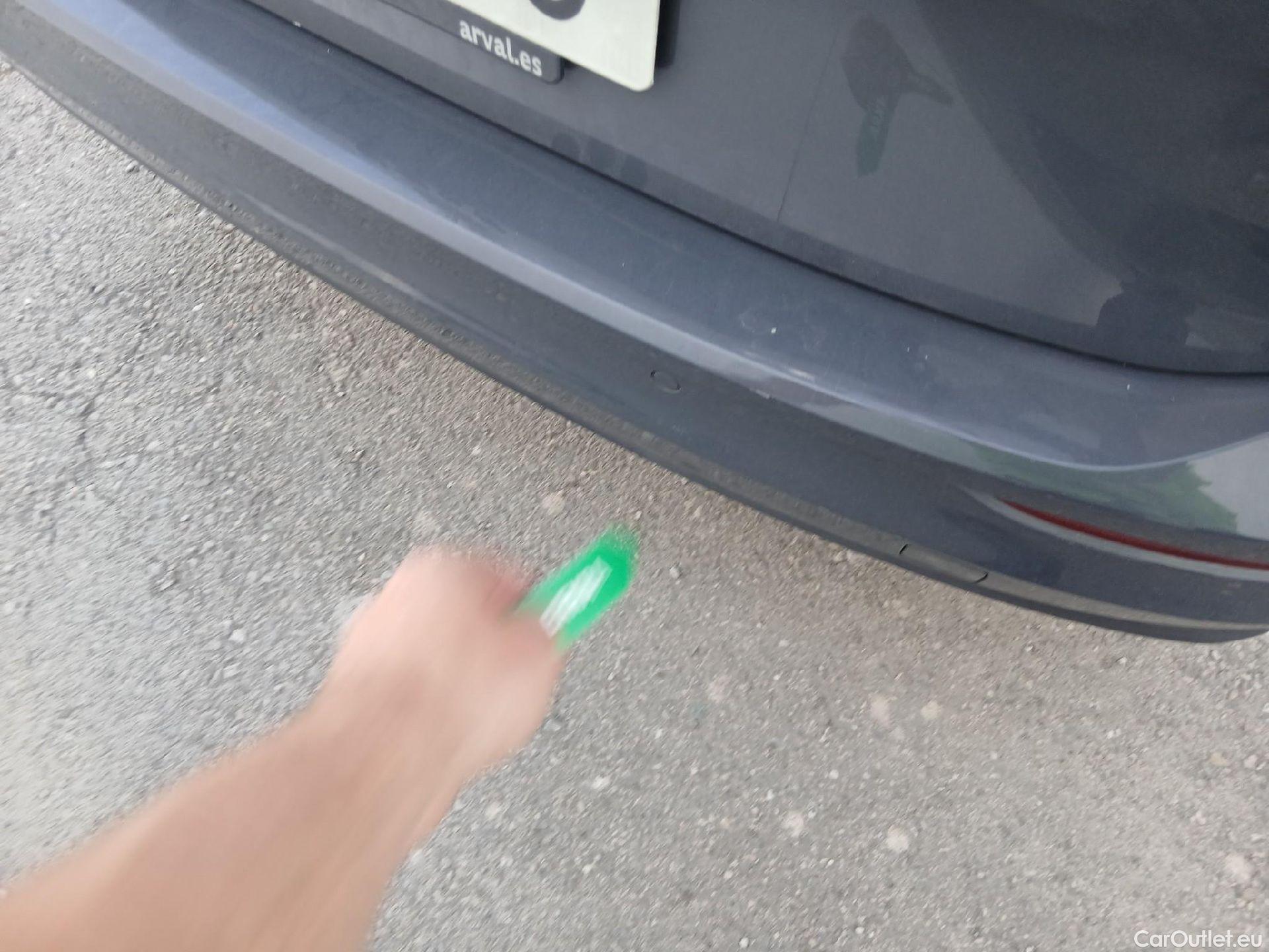  Volkswagen  Golf  VOLKSWAGEN / 2020 / 5P / familiar Life 2.0 TDI 85kW (115CV) Variant #16