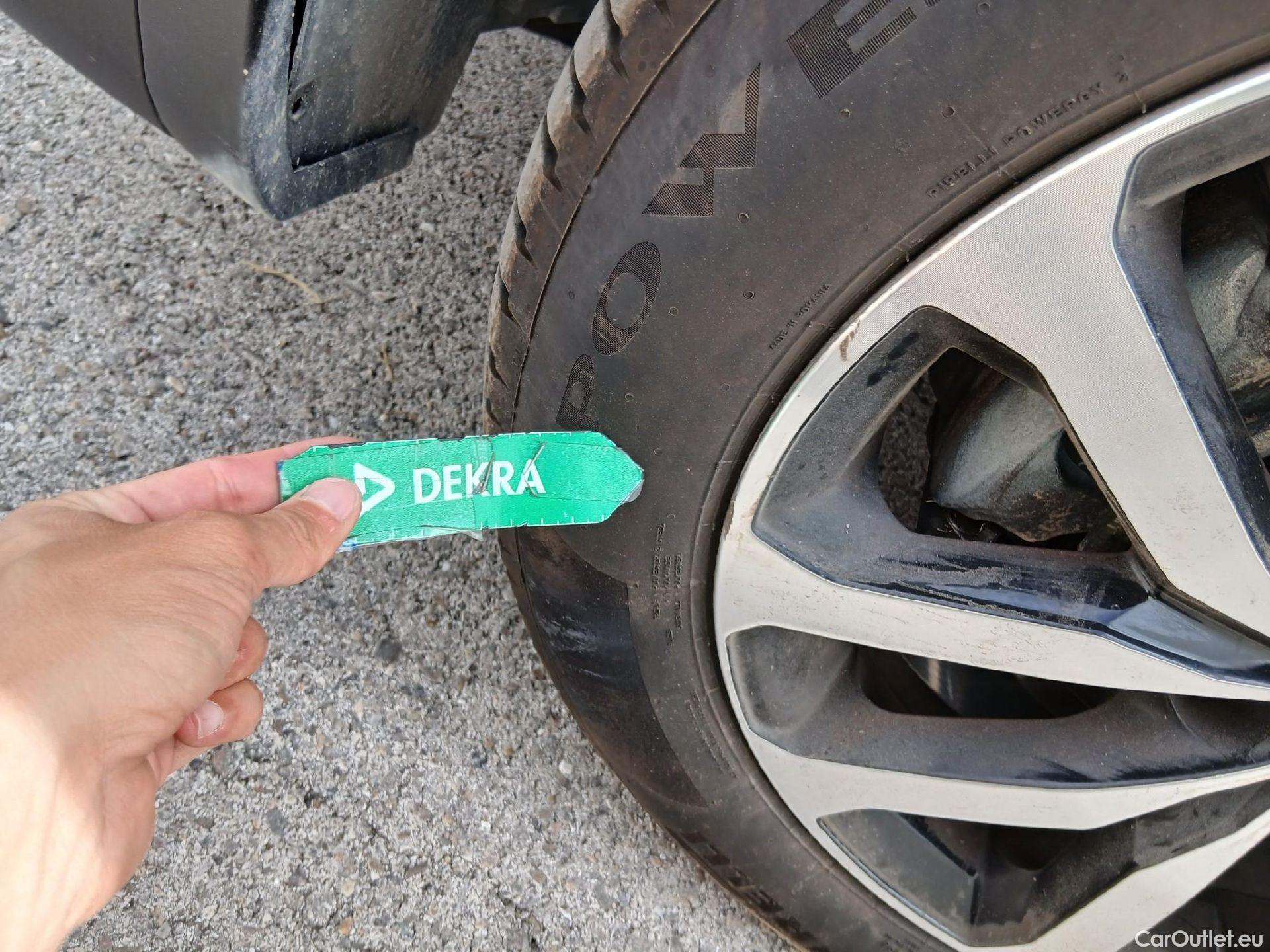  Renault  Kadjar RENAULT  / 2019 / 5P / crossover Limited Blue dCi 85kW (115CV)(SP) #9