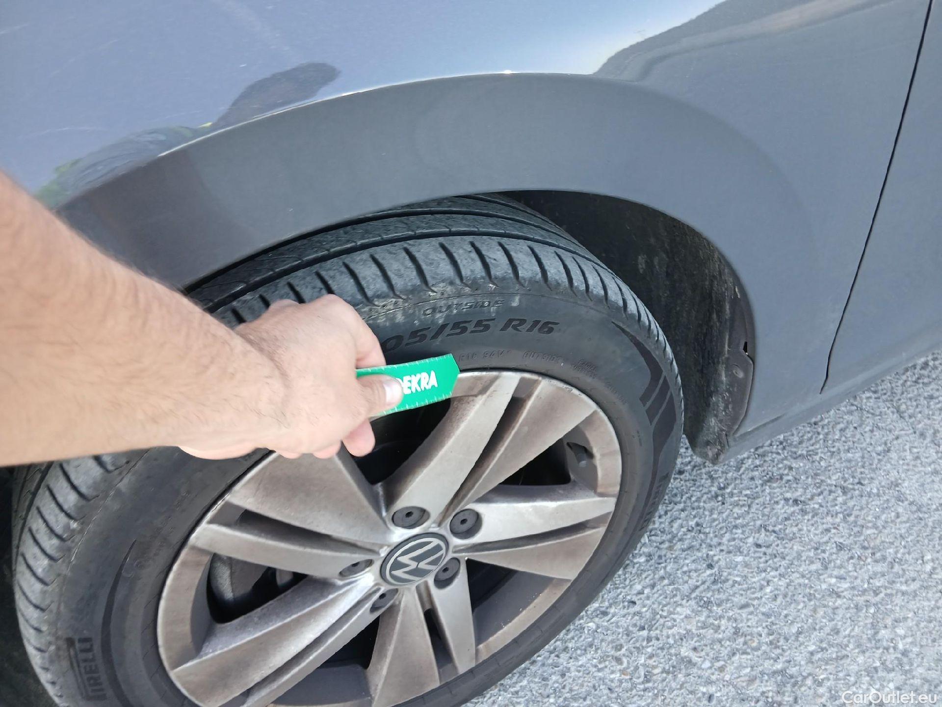  Volkswagen  Golf  VOLKSWAGEN / 2020 / 5P / familiar Life 2.0 TDI 85kW (115CV) Variant #4