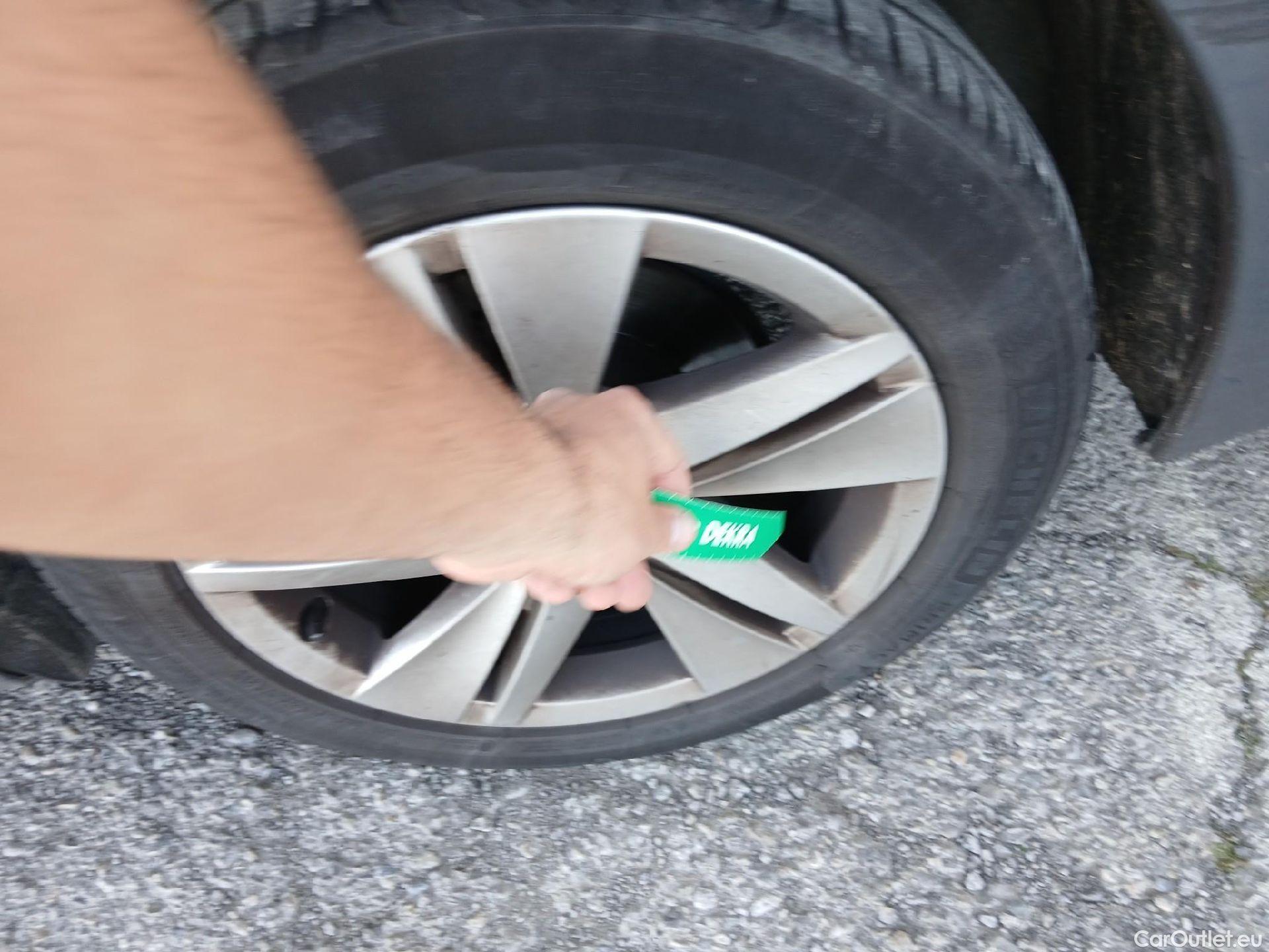  Volkswagen  Golf  VOLKSWAGEN / 2020 / 5P / familiar Life 2.0 TDI 85kW (115CV) Variant #12