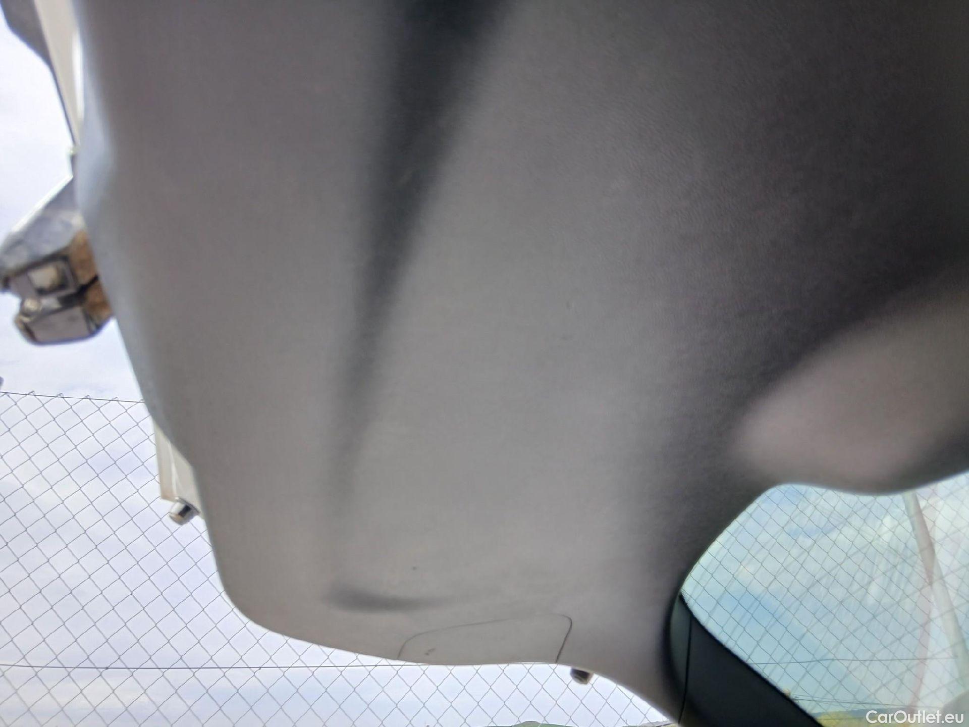  Renault  Kadjar RENAULT  / 2019 / 5P / crossover Limited Blue dCi 85kW (115CV)(SP) #18