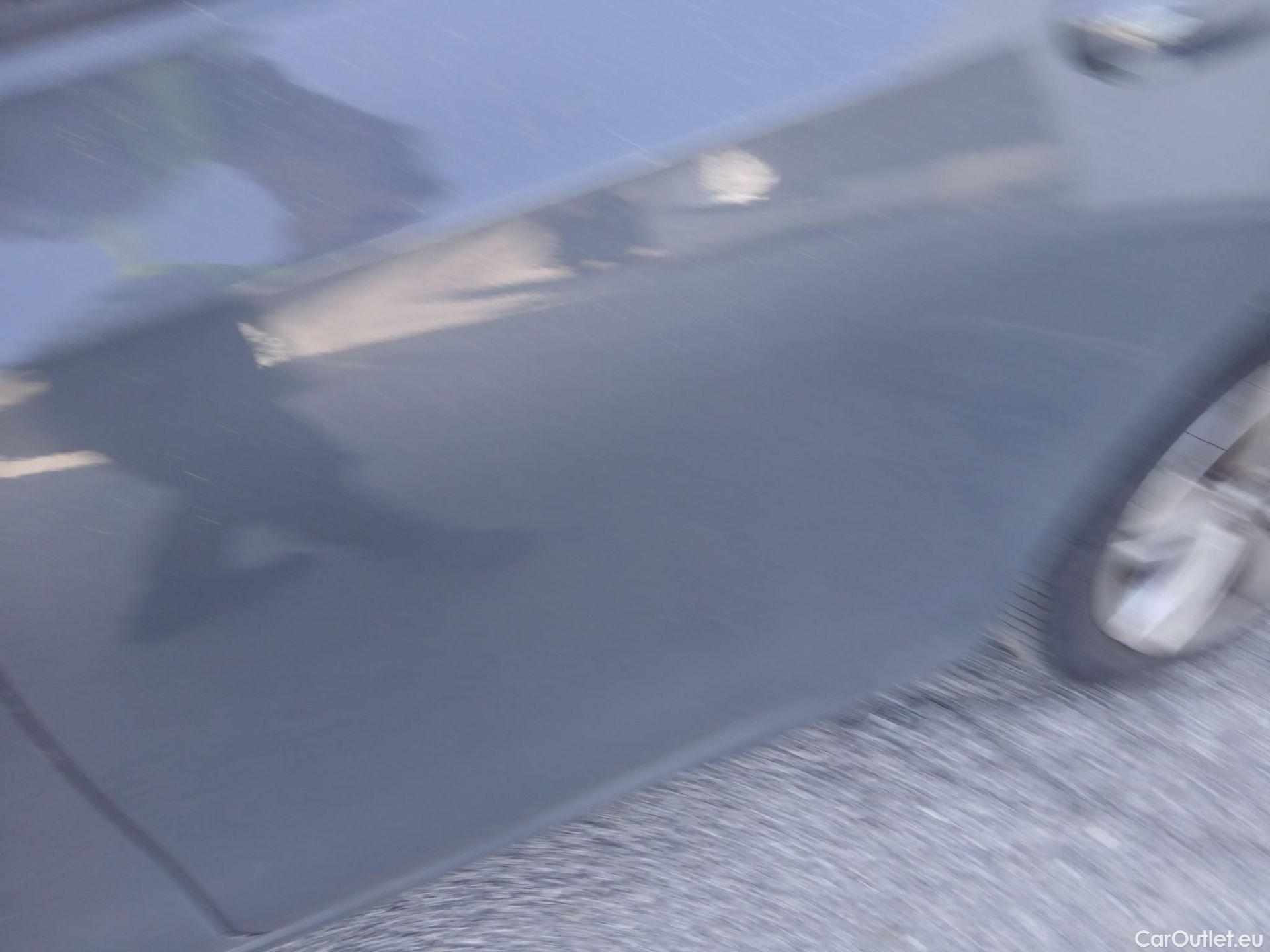  Volkswagen  Golf  VOLKSWAGEN / 2020 / 5P / familiar Life 2.0 TDI 85kW (115CV) Variant #7