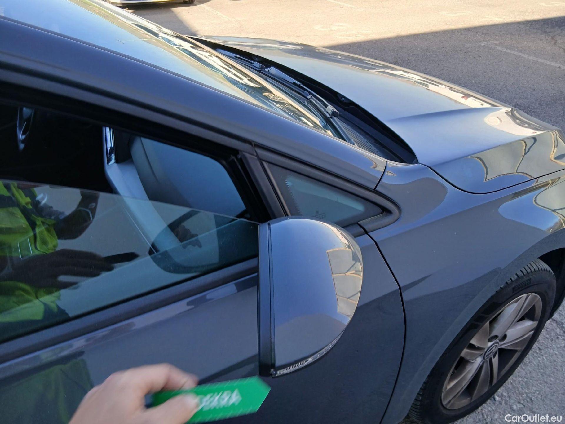  Volkswagen  Golf  VOLKSWAGEN / 2020 / 5P / familiar Life 2.0 TDI 85kW (115CV) Variant #25