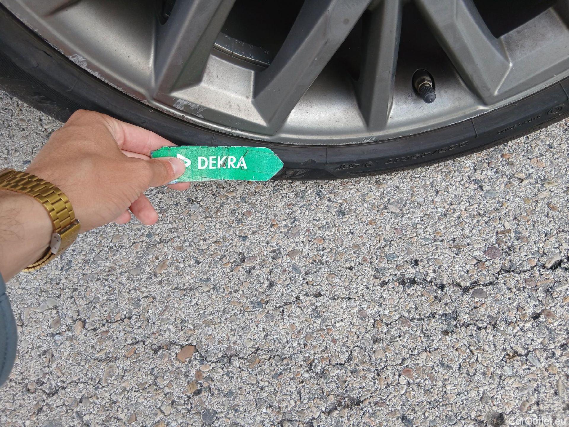  Toyota  Corolla TOYOTA  / 2019 / 5P / familiar 1.8 125H FEEL! E-CVT TOURING SPORT #34