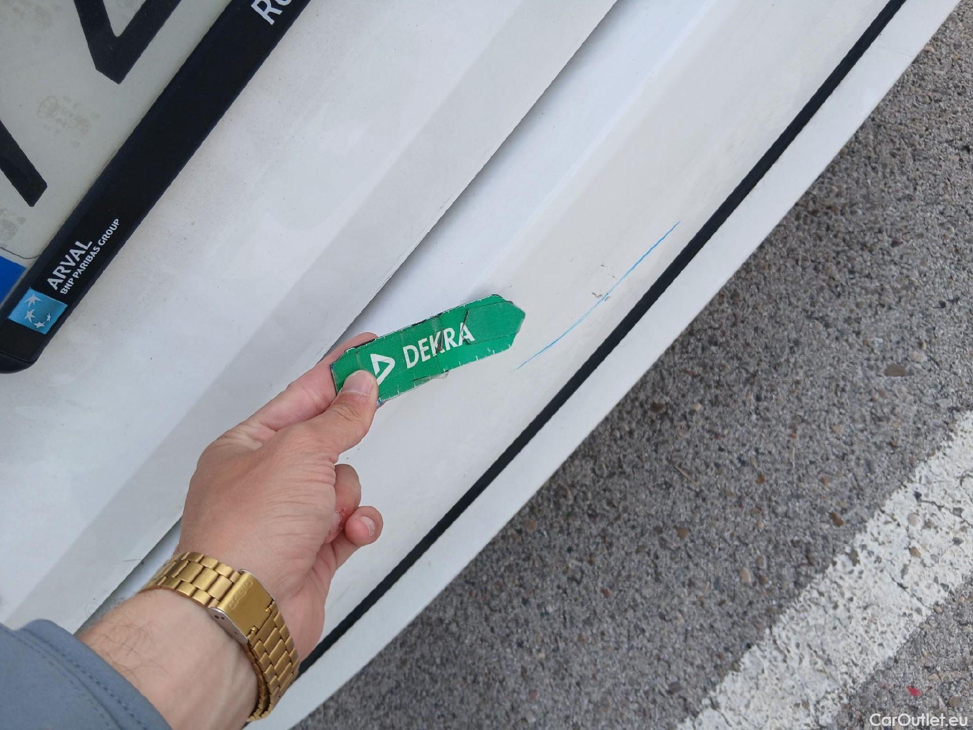  Toyota  Corolla TOYOTA  / 2019 / 5P / familiar 1.8 125H FEEL! E-CVT TOURING SPORT #24