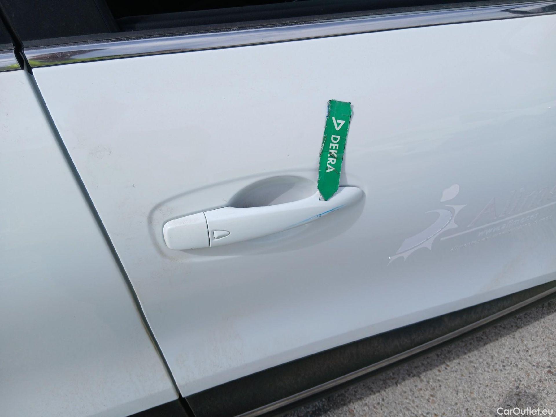  Renault  Kadjar RENAULT  / 2019 / 5P / crossover Limited Blue dCi 85kW (115CV)(SP) #24