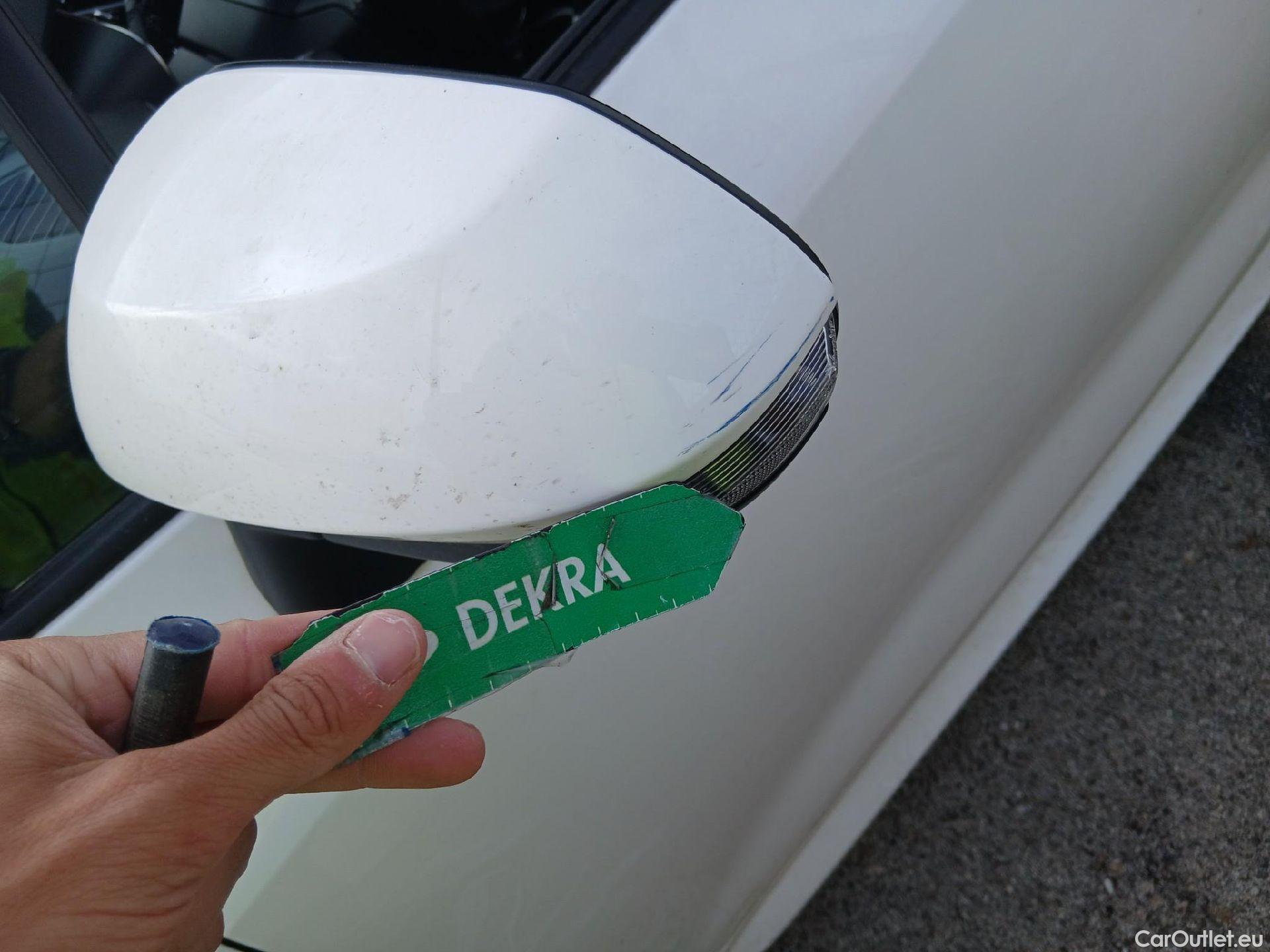  Toyota  Corolla TOYOTA  / 2019 / 5P / familiar 1.8 125H FEEL! E-CVT TOURING SPORT #14