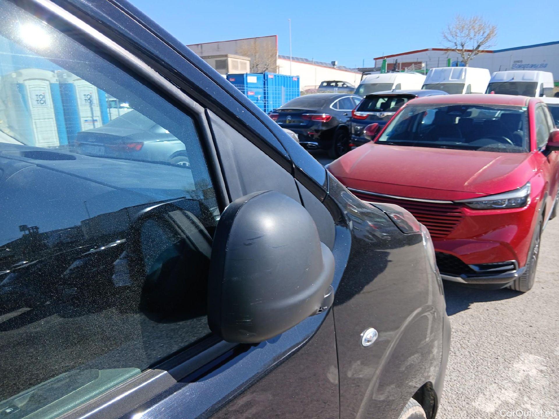  Opel  Vivaro OPEL  / 2019 / 4P / combi 1.5 Diésel 88kW (120CV) L Std Express #31