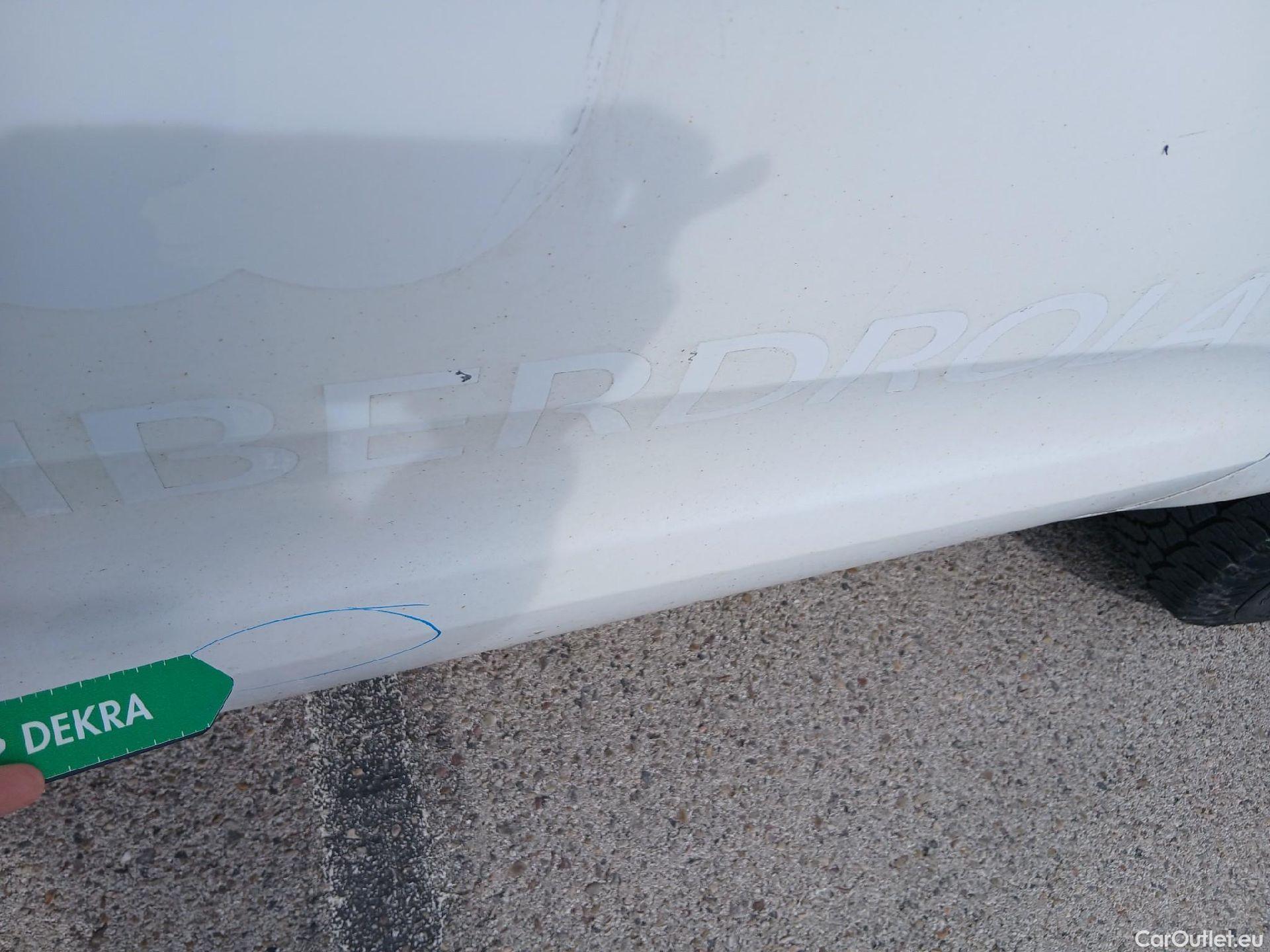  Ford  Ranger FORD  VU 4p 6G pickup 2.2 TDCi 118kW 4x4 Doble Cab. XL S/S #13