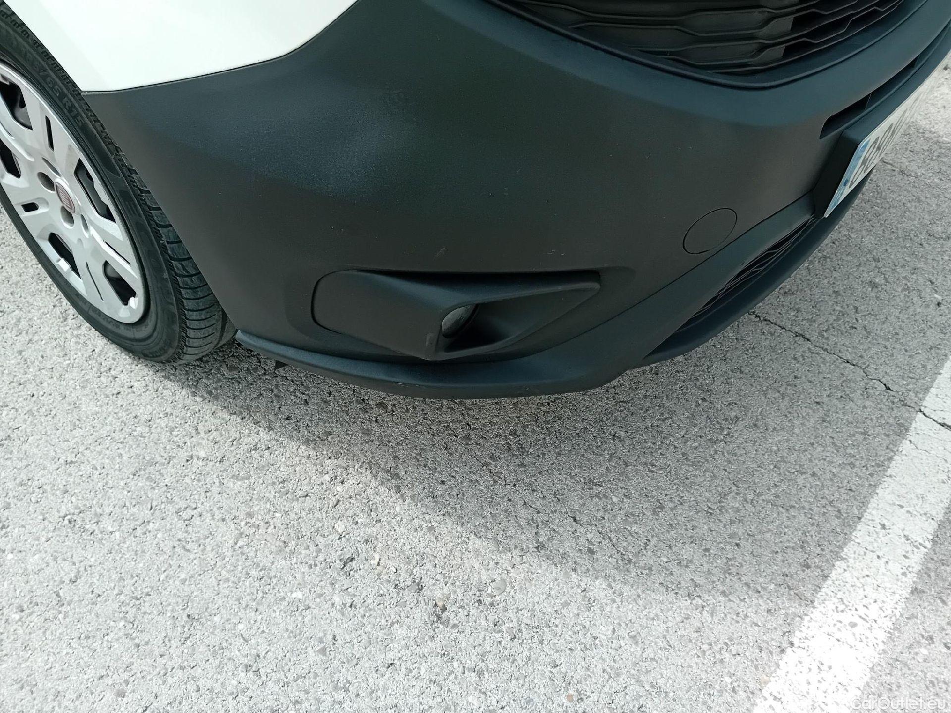  Fiat  Doblo FIAT Doblò Cargo/2015/4P/furgón derivado de turismo Cargo SX 1.6 Mjet 66kW (90CV) (AC) #13