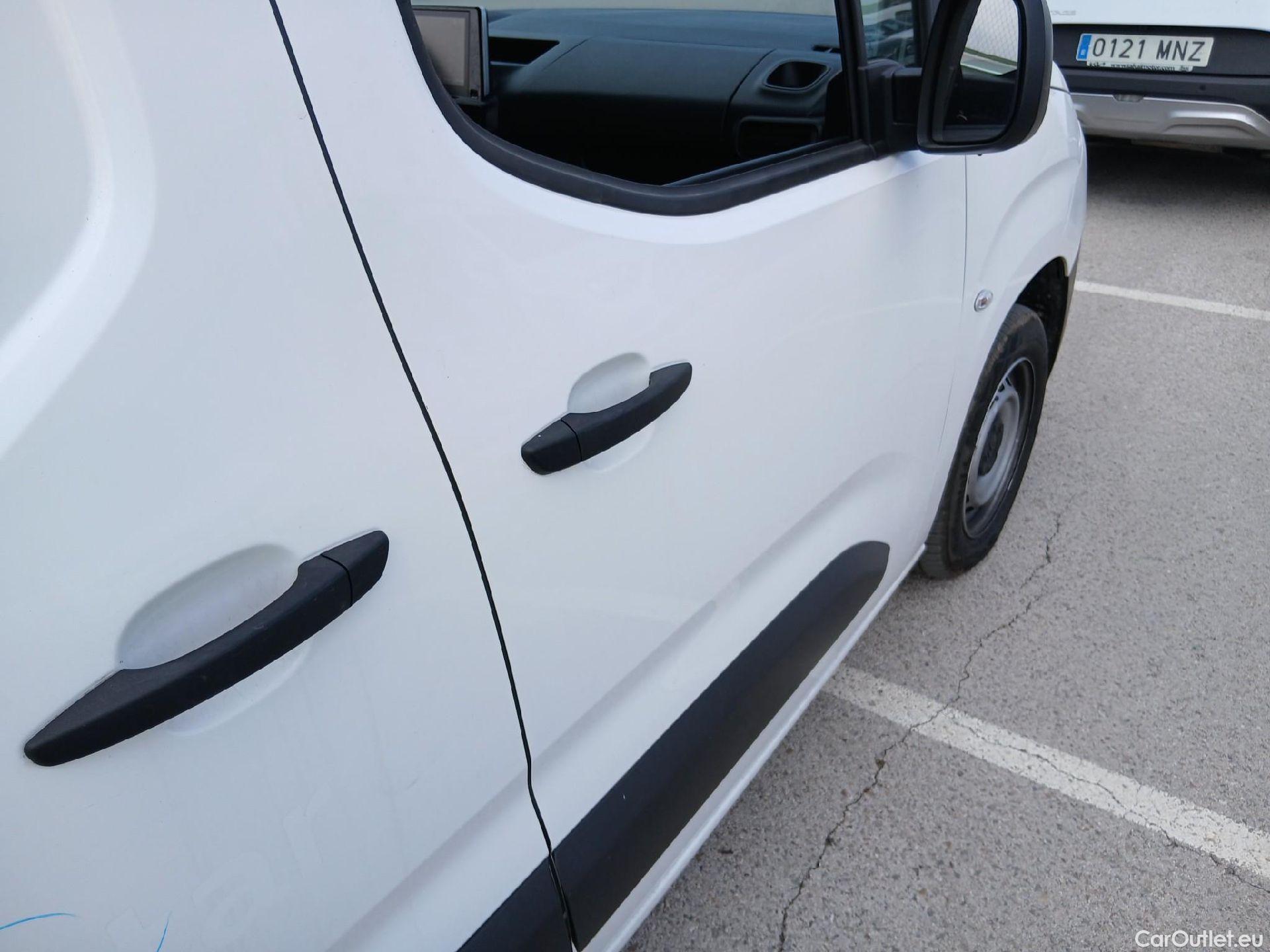  Citroen  Berlingo CITROEN  / 2018 / 4P / furgón derivado de turismo Talla M BlueHDi 100 CLUB #29