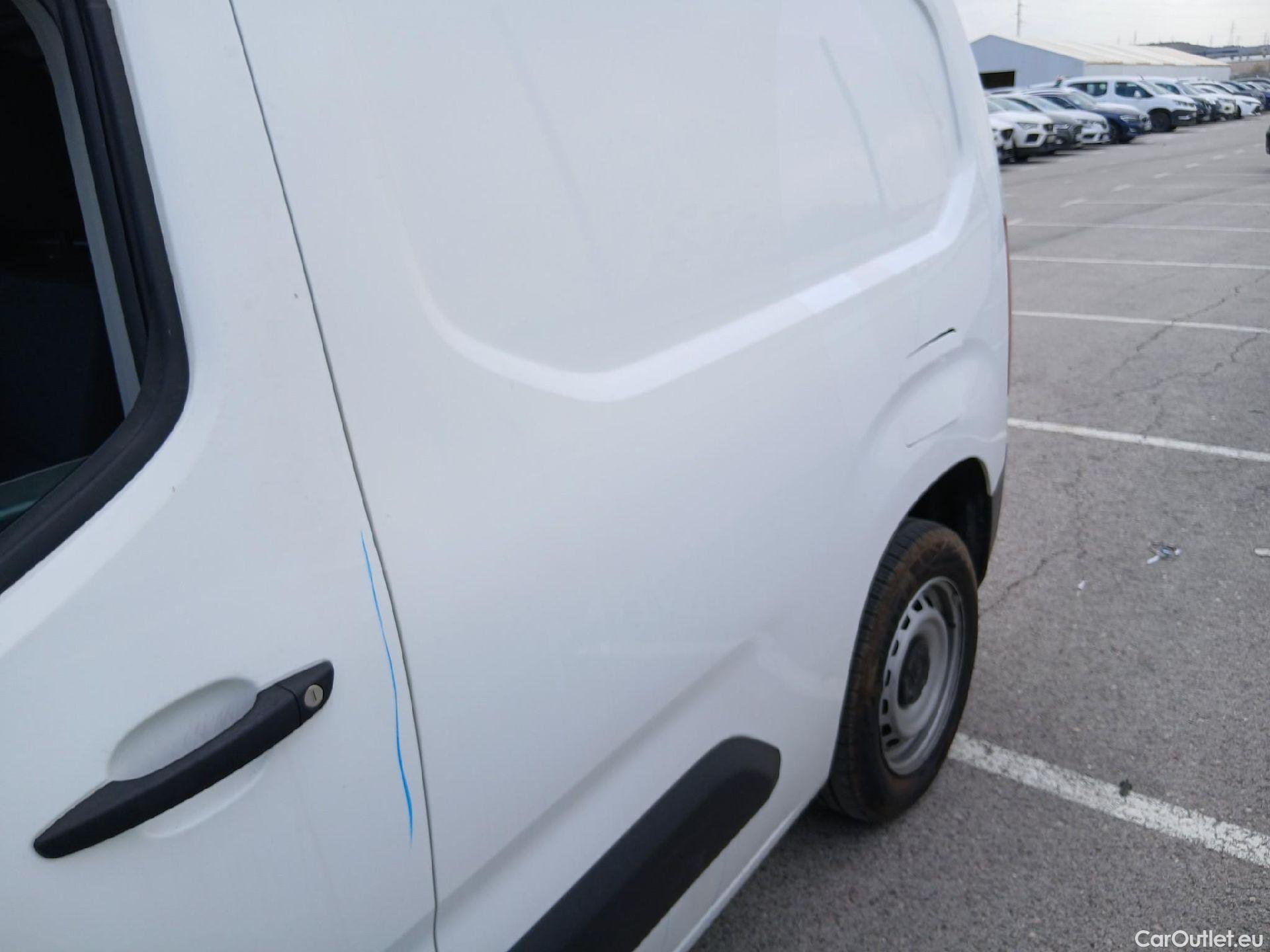  Citroen  Berlingo CITROEN  / 2018 / 4P / furgón derivado de turismo Talla M BlueHDi 100 CLUB #13