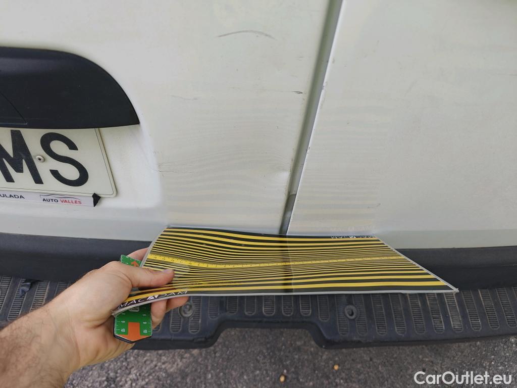  Nissan  NV400 NISSAN  / 2011 / 4P / furgón L2H2 3,5T 2.3dCi 99kW FWD Comfort #ISOTERMO# #22