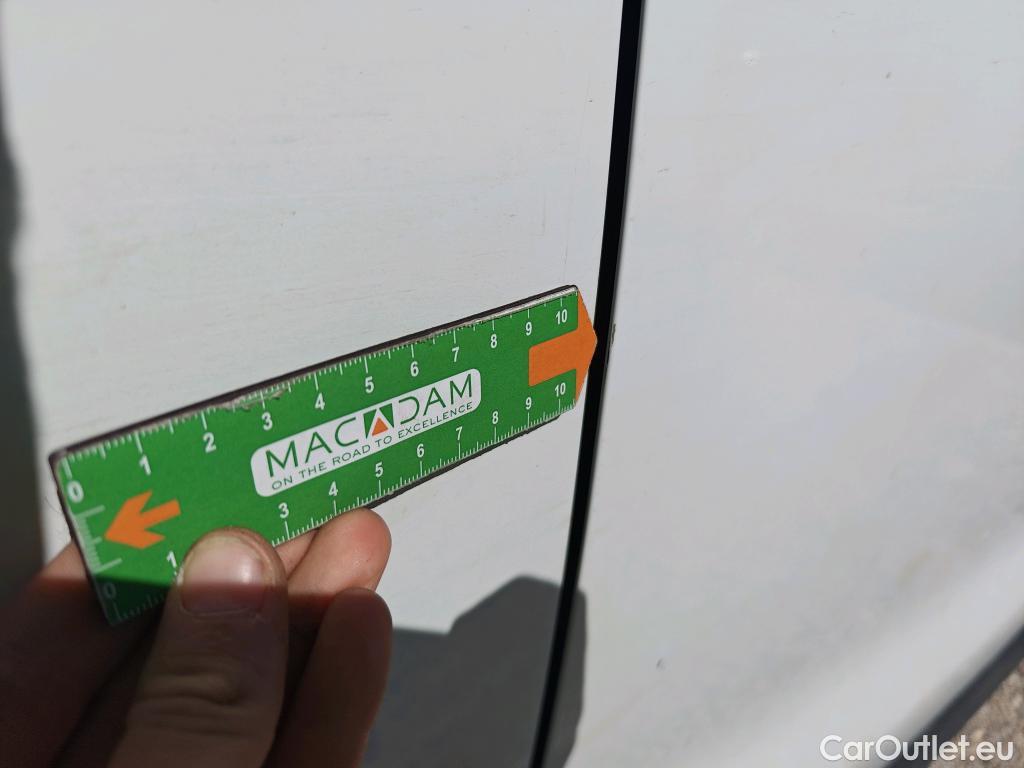  Peugeot  Expert PEUGEOT  / 2016 / 4P / furgón Furgón BlueHDi 100 S&S 6v Long #39