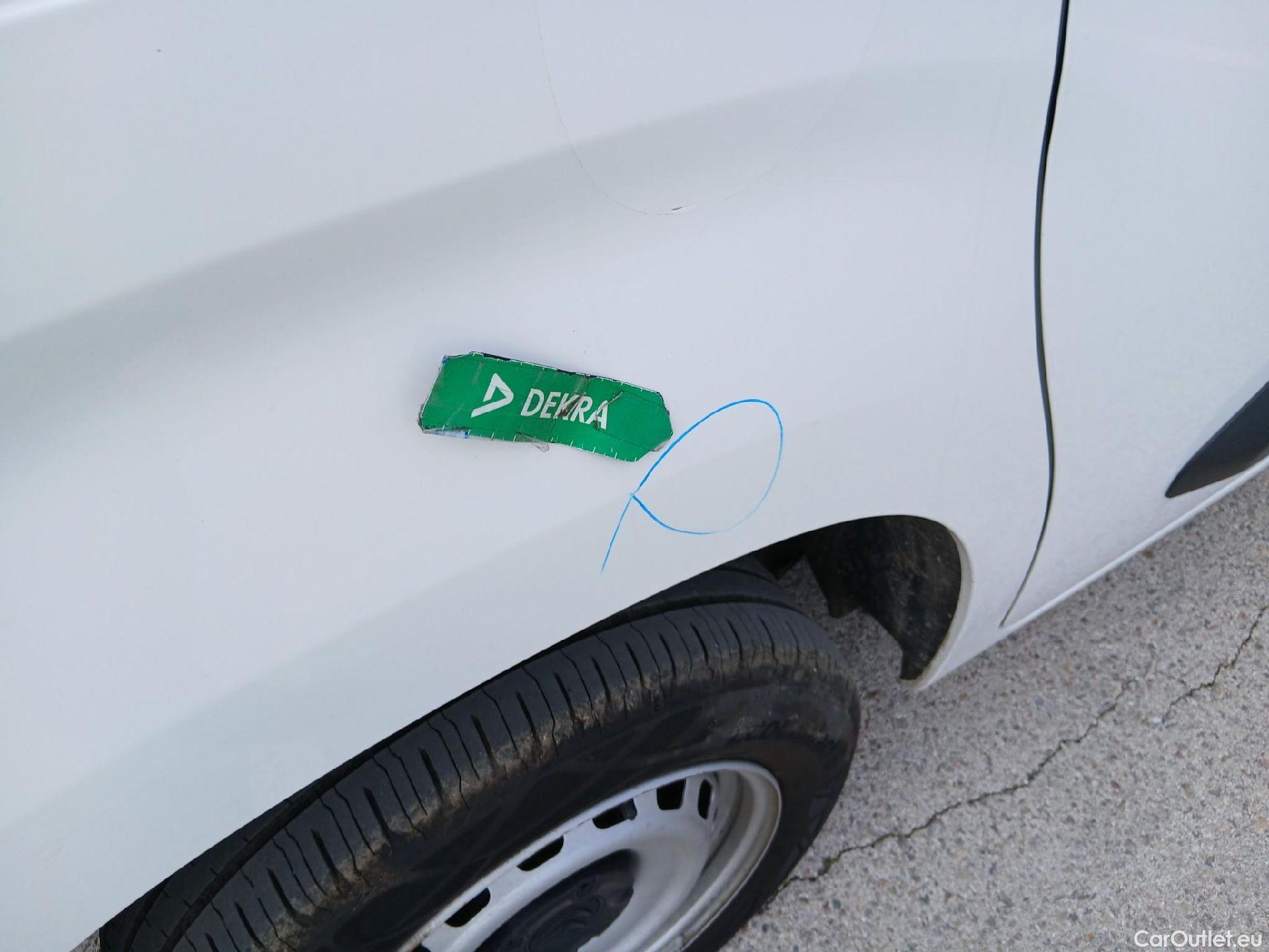  Citroen  Berlingo CITROEN  / 2018 / 4P / furgón derivado de turismo Talla M BlueHDi 100 CLUB #26