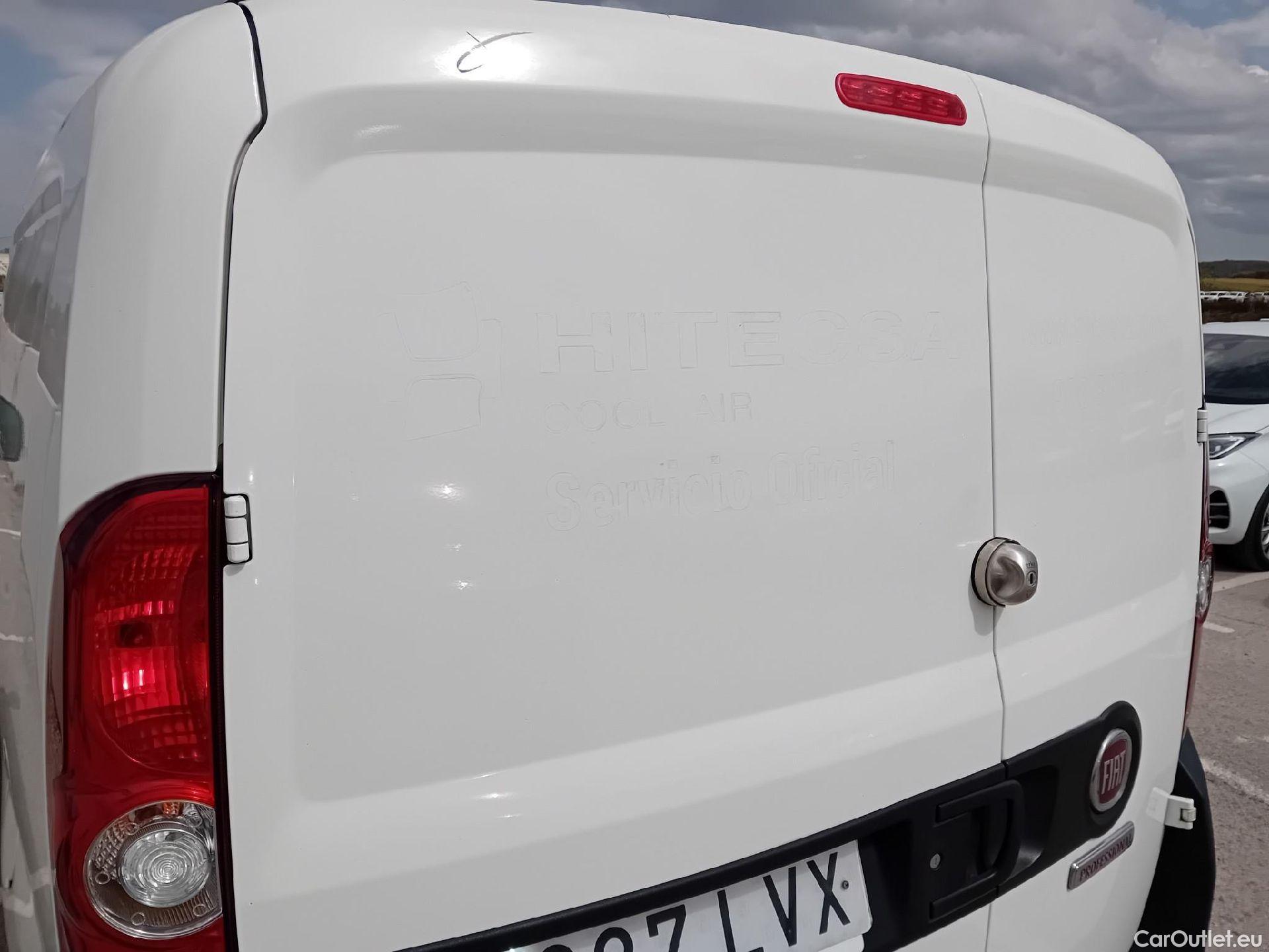  Fiat  Doblo FIAT Doblò Cargo/2015/4P/furgón derivado de turismo Cargo SX 1.6 Mjet 66kW (90CV) (AC) #23