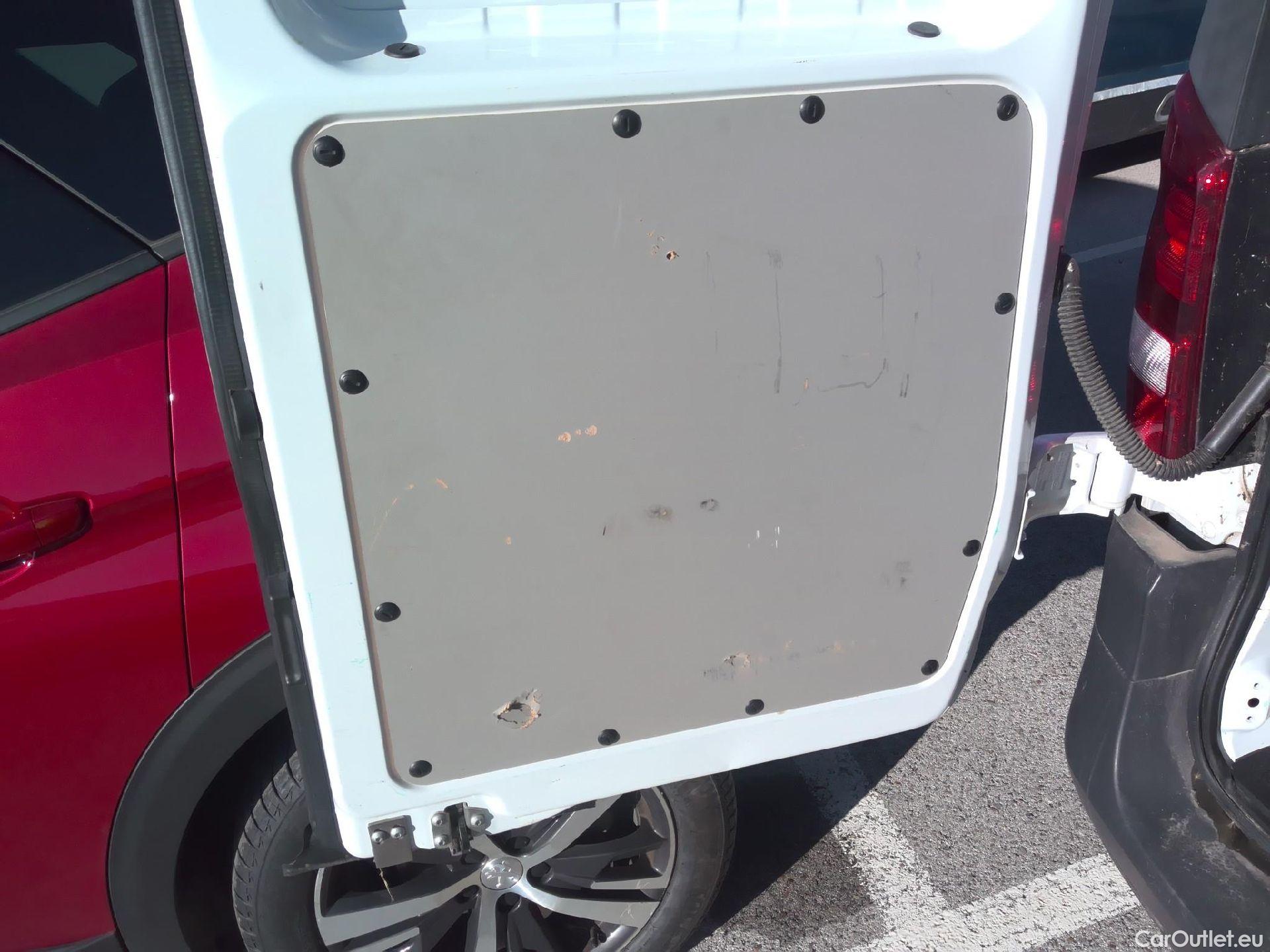  Mercedes  Vito  Furgón 109/110/111/114 CDI FWD Larga (447.603) 1.7 135CV MT6 E6dT #2