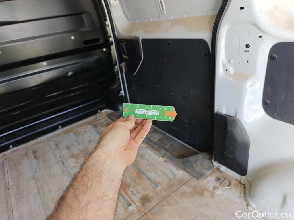  Peugeot  Expert PEUGEOT  / 2016 / 4P / furgón Furgón BlueHDi 100 S&S 6v Long #53