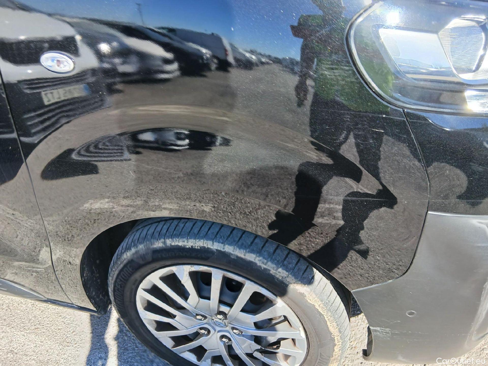  Opel  Vivaro OPEL  / 2019 / 4P / combi 1.5 Diésel 88kW (120CV) L Std Express #39