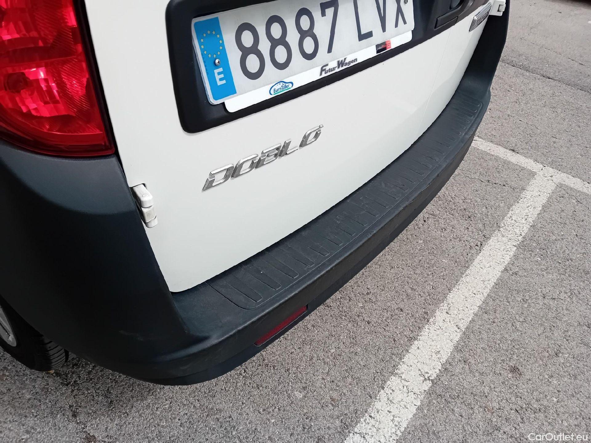  Fiat  Doblo FIAT Doblò Cargo/2015/4P/furgón derivado de turismo Cargo SX 1.6 Mjet 66kW (90CV) (AC) #21