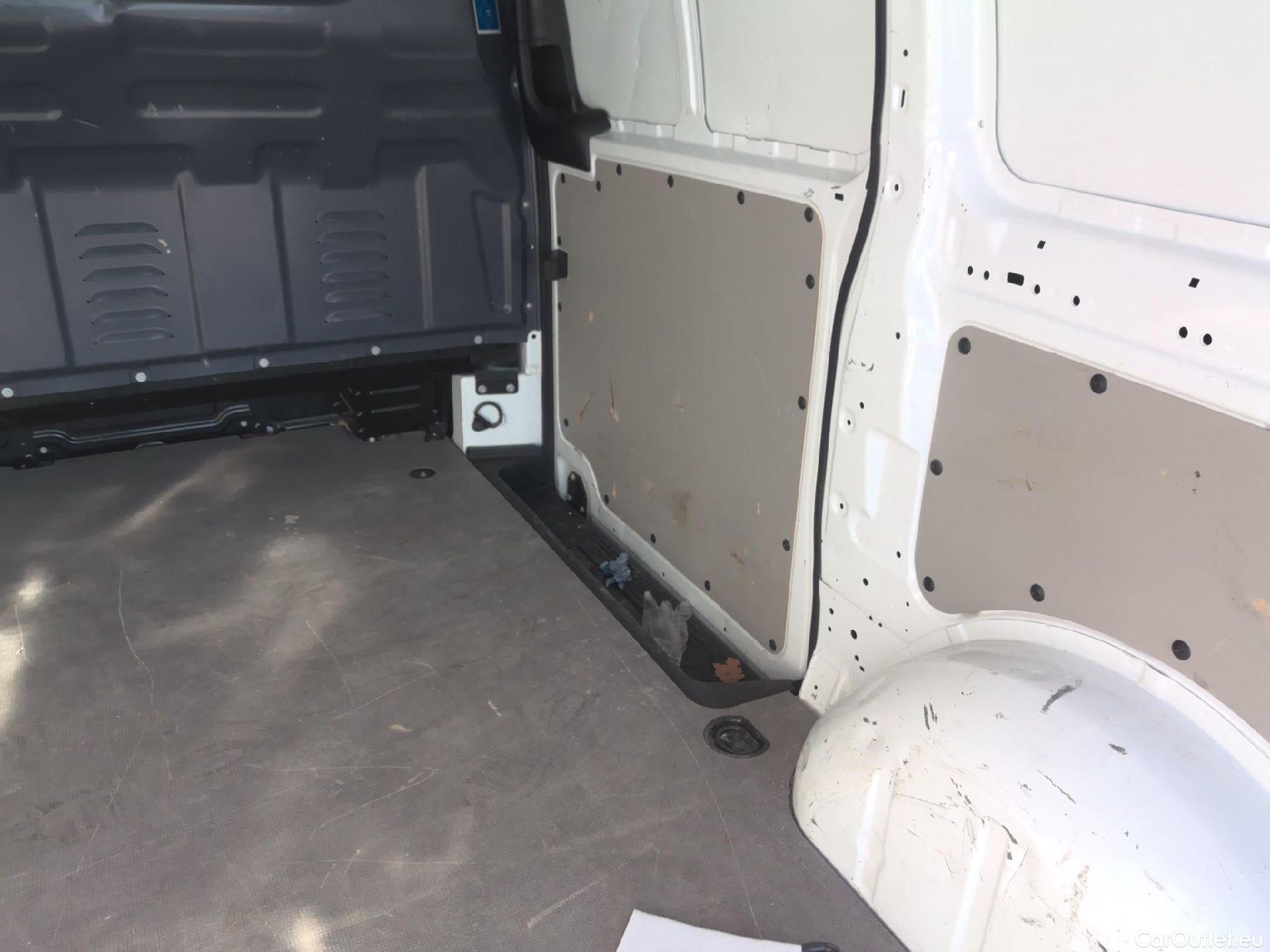  Mercedes  Vito  Furgón 109/110/111/114 CDI FWD Larga (447.603) 1.7 135CV MT6 E6dT #3