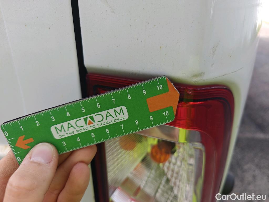  Nissan  NV400 NISSAN  / 2011 / 4P / furgón L2H2 3,5T 2.3dCi 99kW FWD Comfort #ISOTERMO# #24