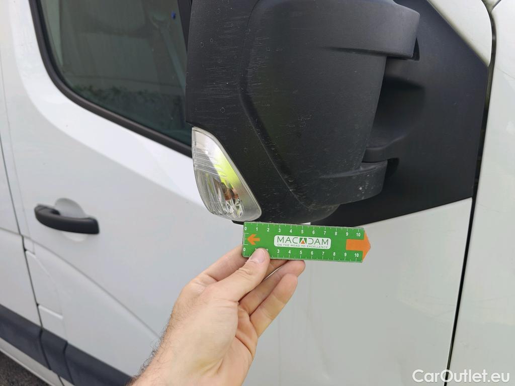  Nissan  NV400 NISSAN  / 2011 / 4P / furgón L2H2 3,5T 2.3dCi 99kW FWD Comfort #ISOTERMO# #93