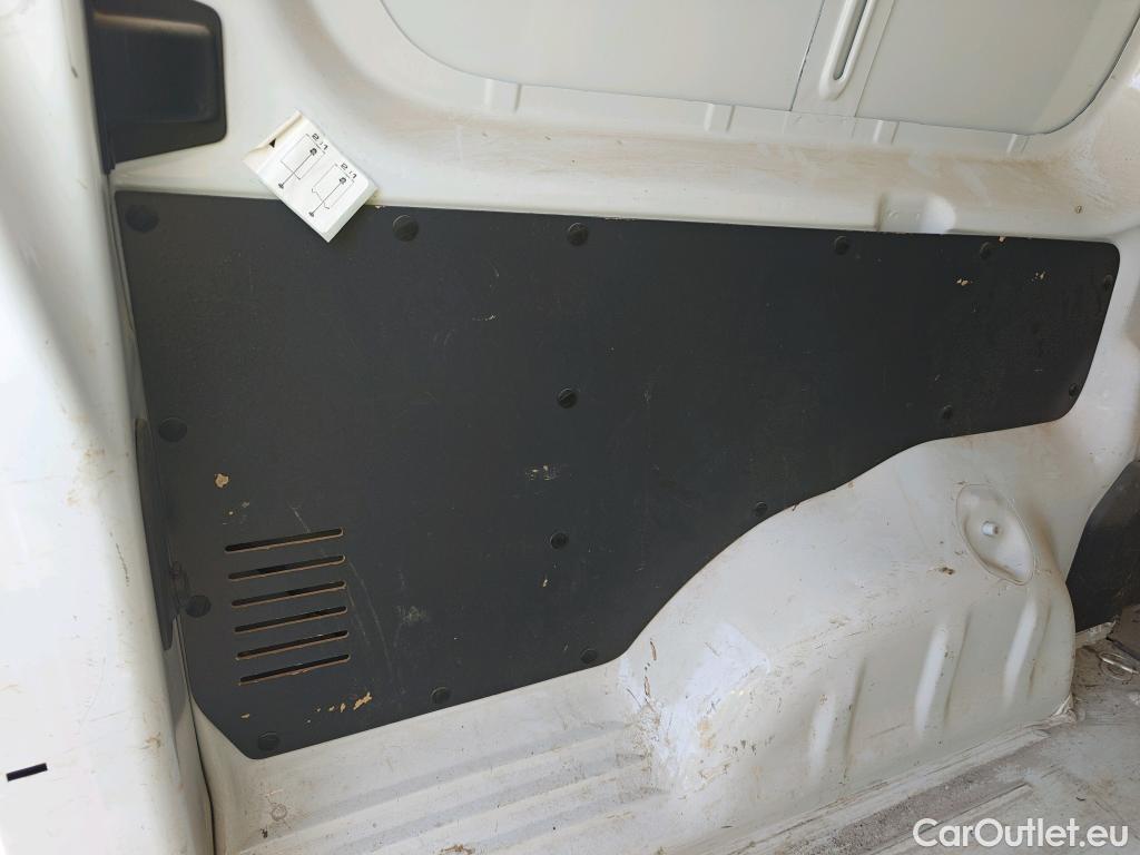  Peugeot  Expert PEUGEOT  / 2016 / 4P / furgón Furgón BlueHDi 100 S&S 6v Long #35