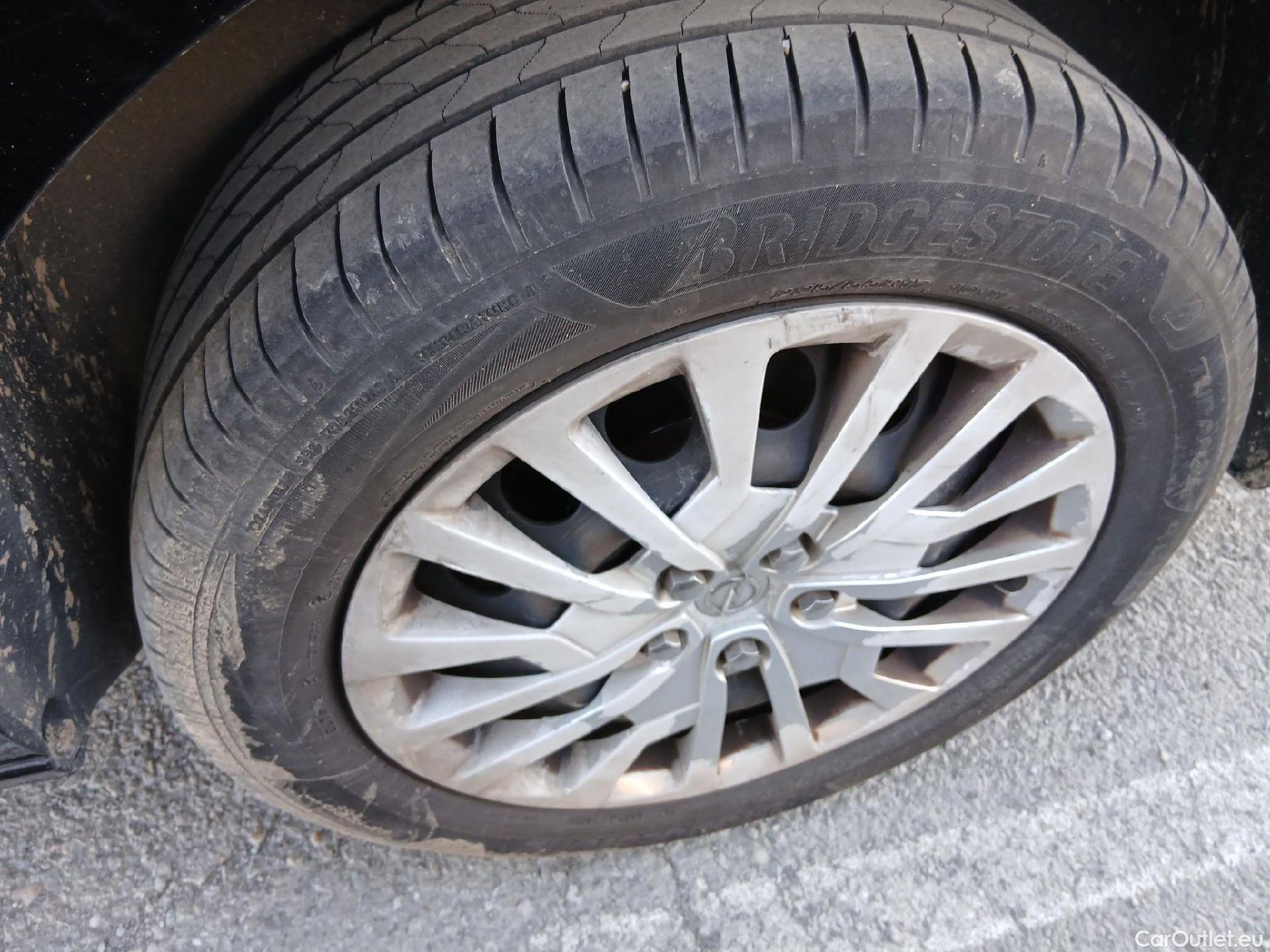  Opel  Vivaro OPEL  / 2019 / 4P / combi 1.5 Diésel 88kW (120CV) L Std Express #18