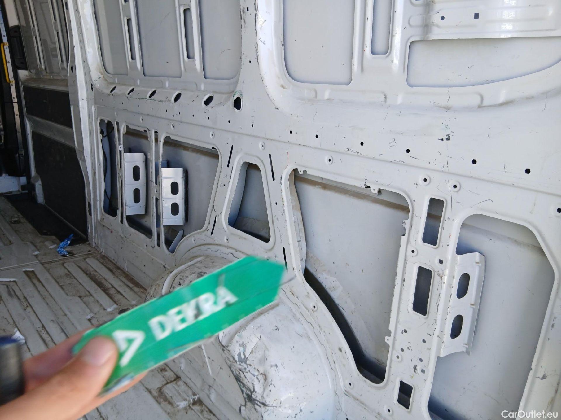  Volkswagen  Crafter  Furgón Furgón 35 BL TA FWD 2.0 TDI 140CV MT6 E6 #51