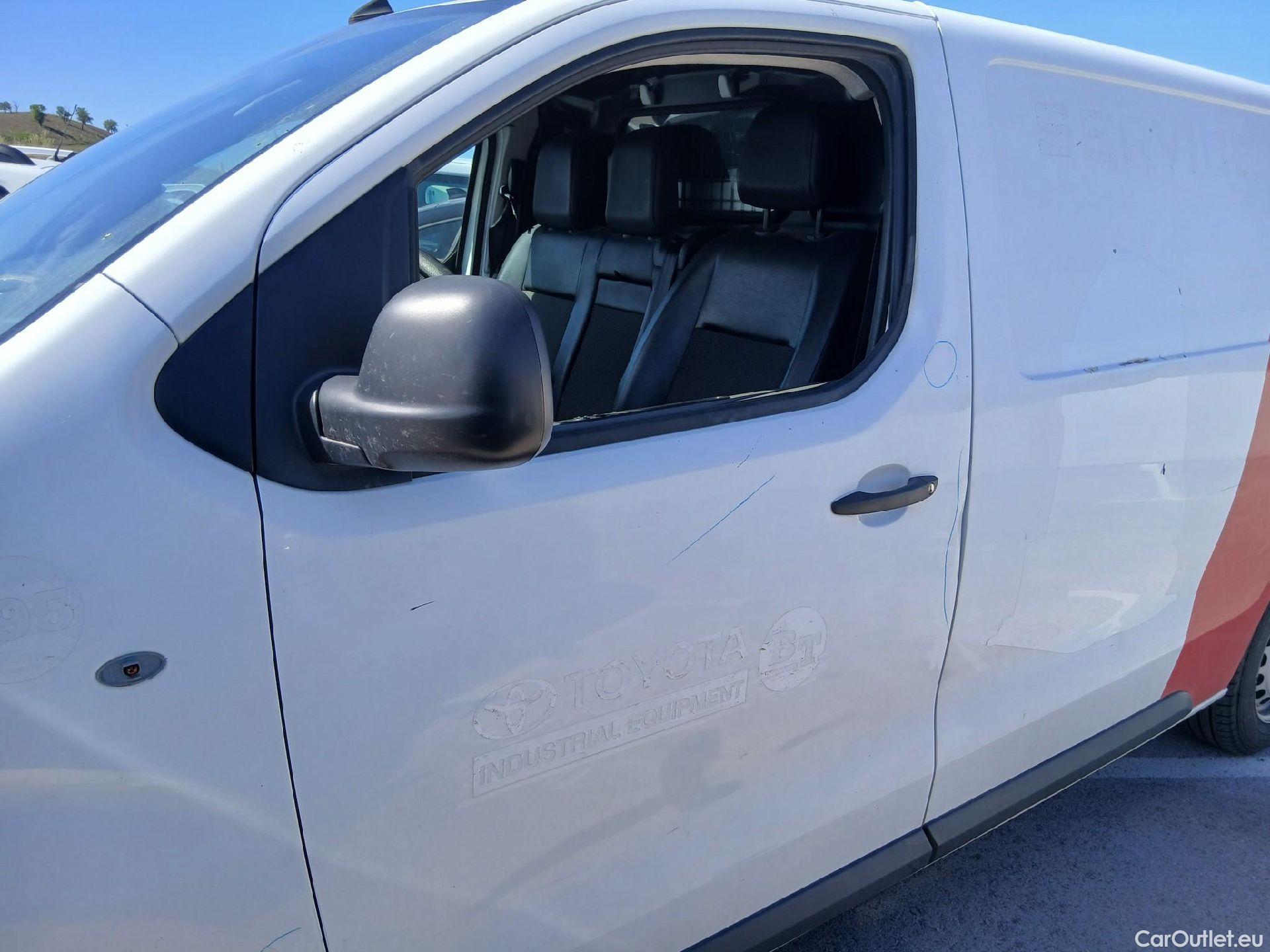  Toyota  Proace TOYOTA  / 2016 / 4P / furgón FU. MEDIO (L1) 2.0D 90kW COMFORT CARGA + #10