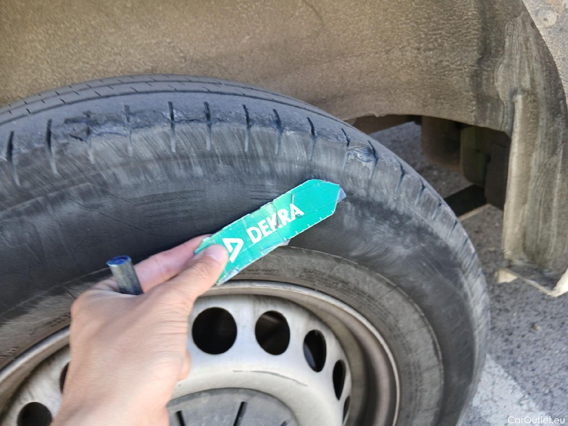  Volkswagen  Crafter  Furgón Furgón 35 BL TA FWD 2.0 TDI 140CV MT6 E6 #52